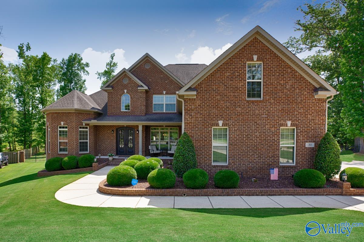30 Elm Ridge Boulevard SW