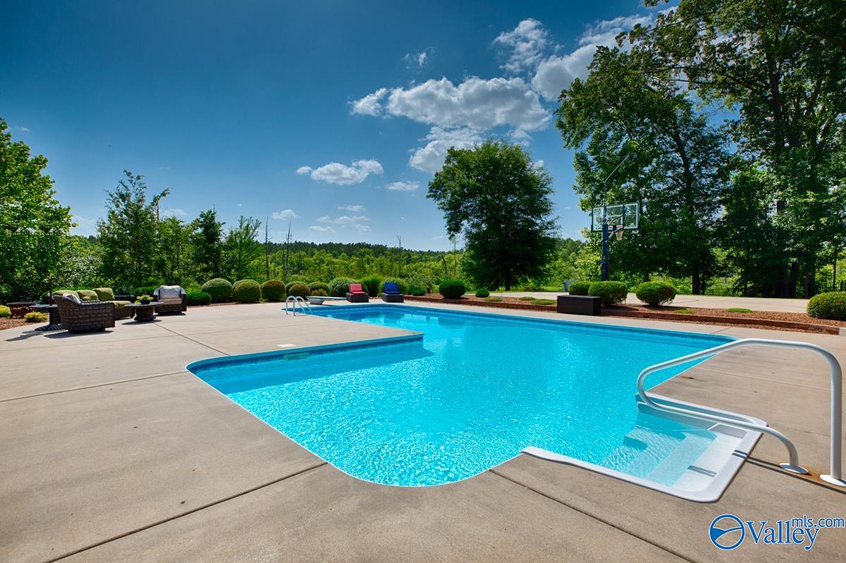 30 Elm Ridge Boulevard SW