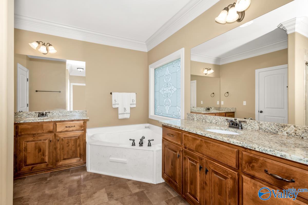 30 Elm Ridge Boulevard SW