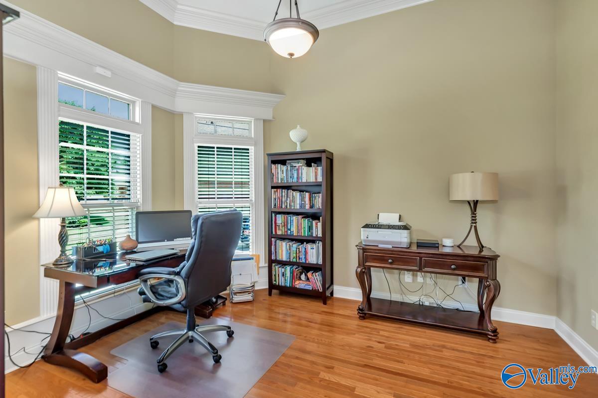 30 Elm Ridge Boulevard SW