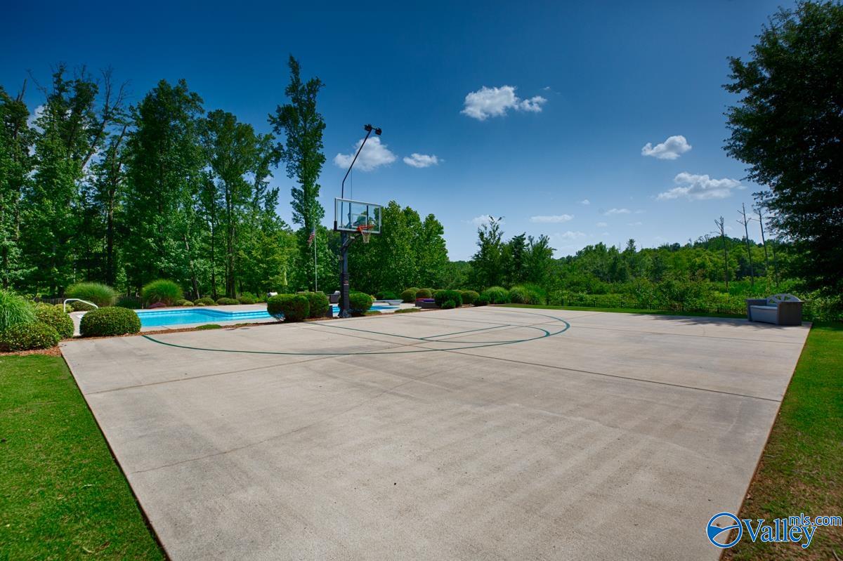 30 Elm Ridge Boulevard SW