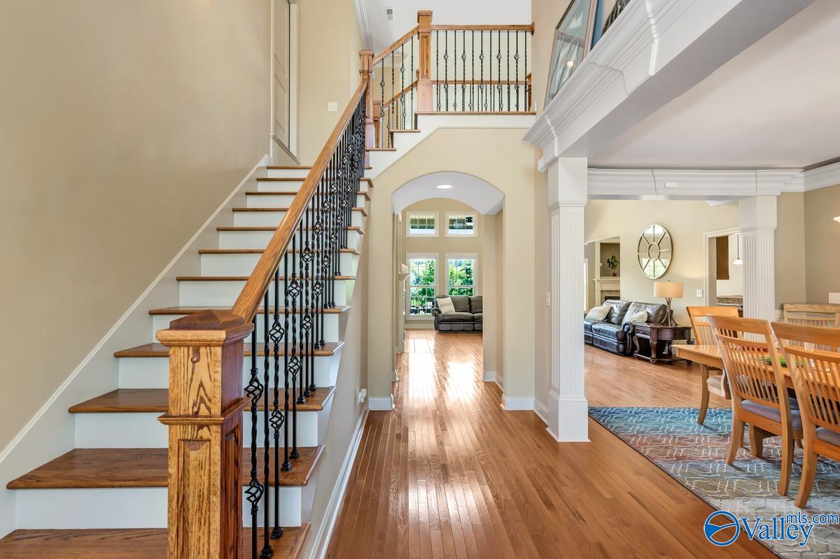 30 Elm Ridge Boulevard SW