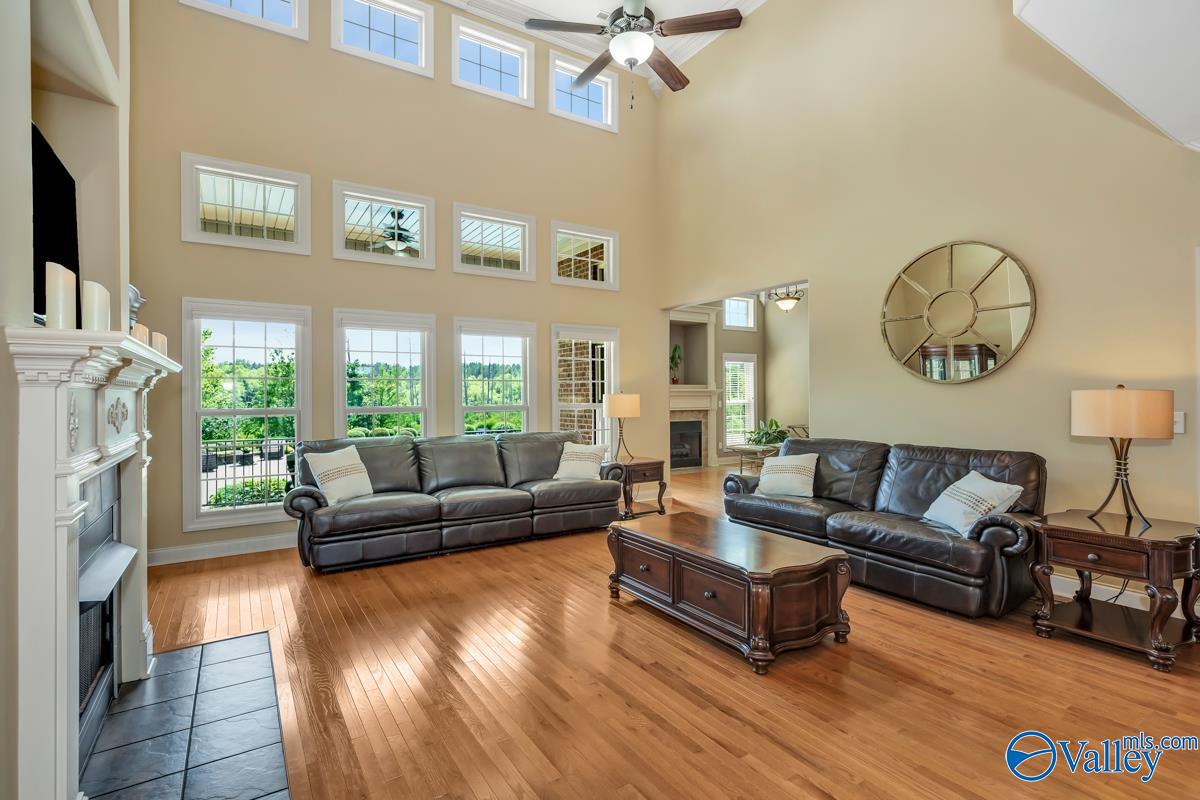 30 Elm Ridge Boulevard SW