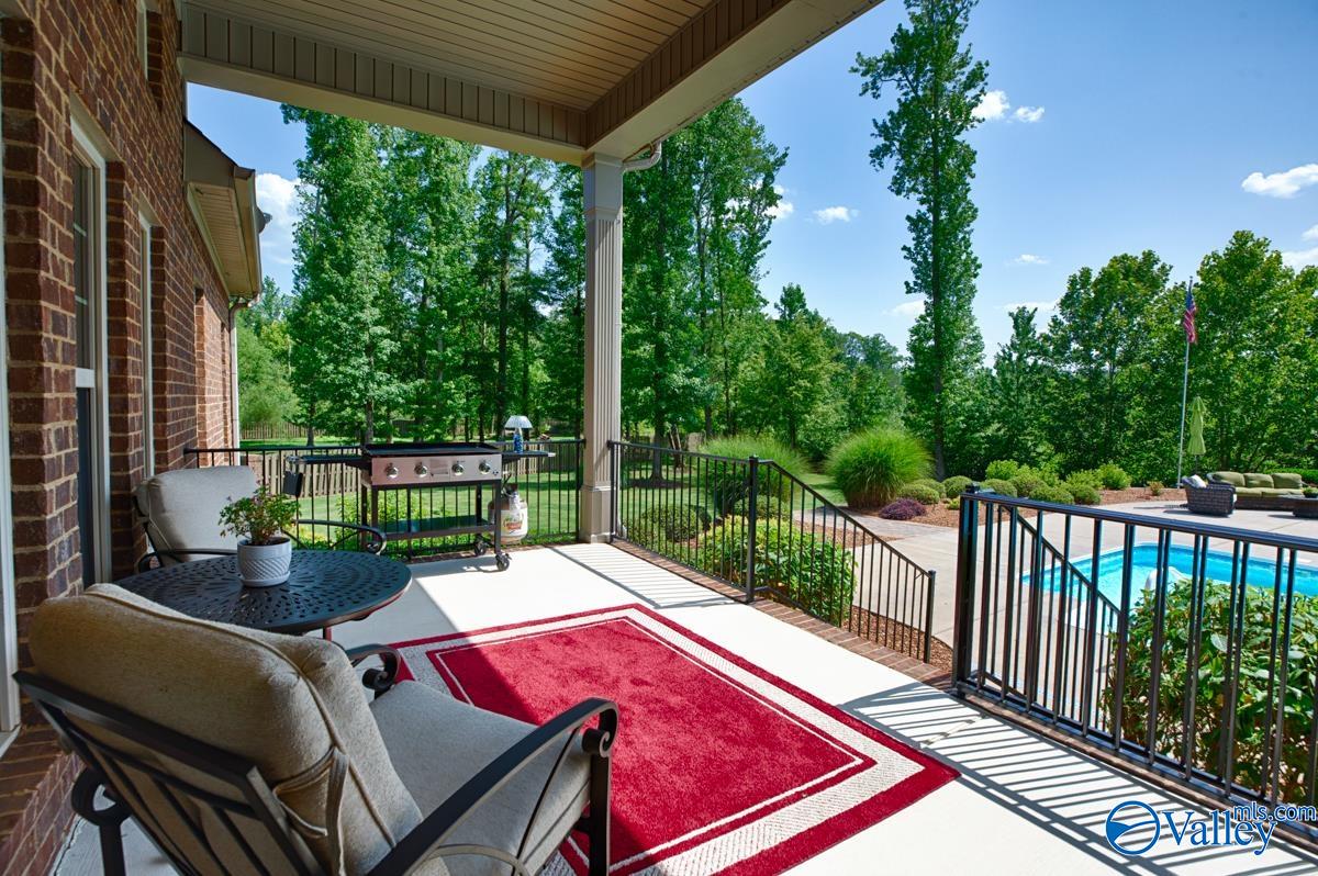 30 Elm Ridge Boulevard SW