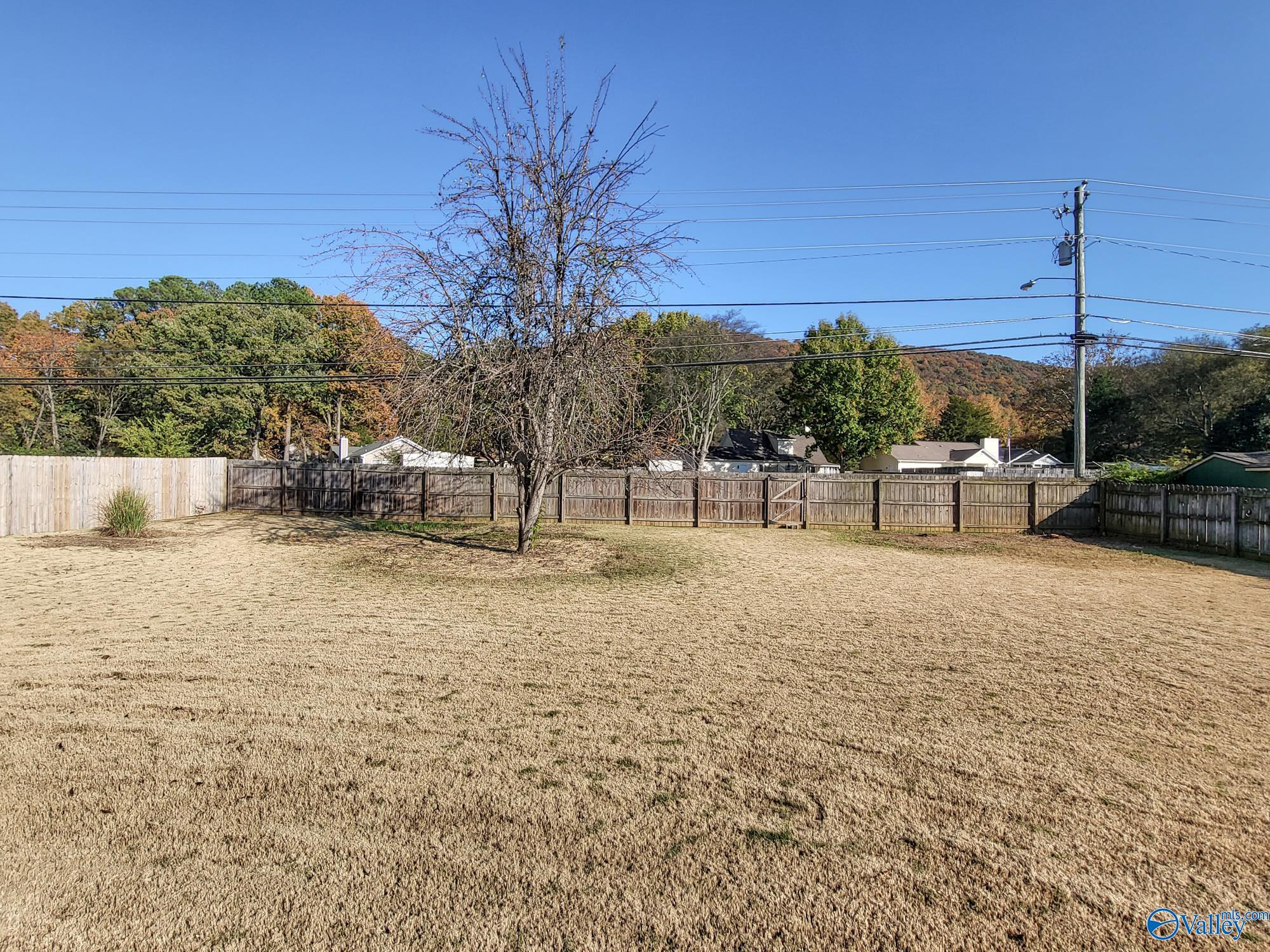 14927 Clovercrest Drive