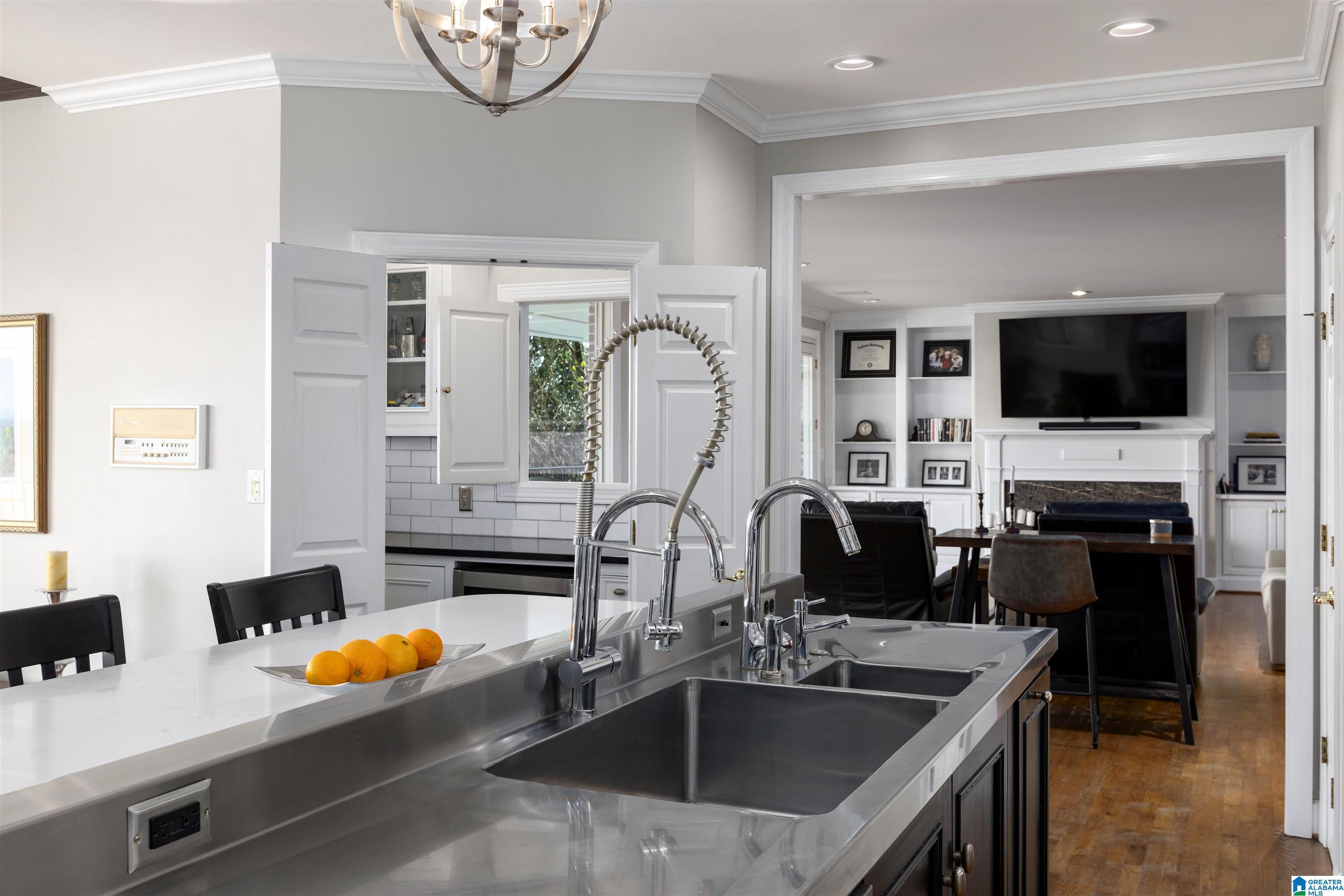 2213 HIDDEN RIDGE CIRCLE