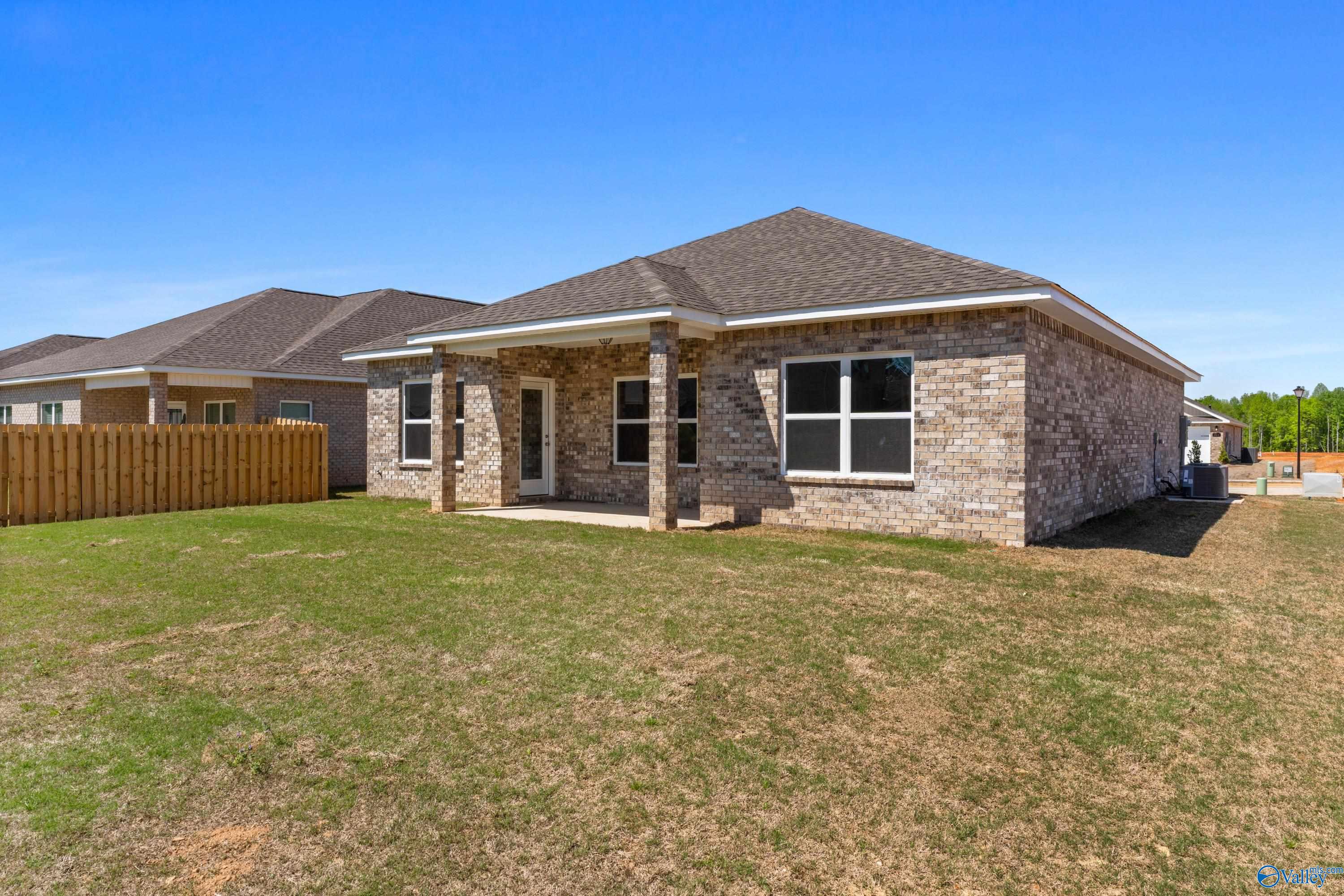 215 Pine Island