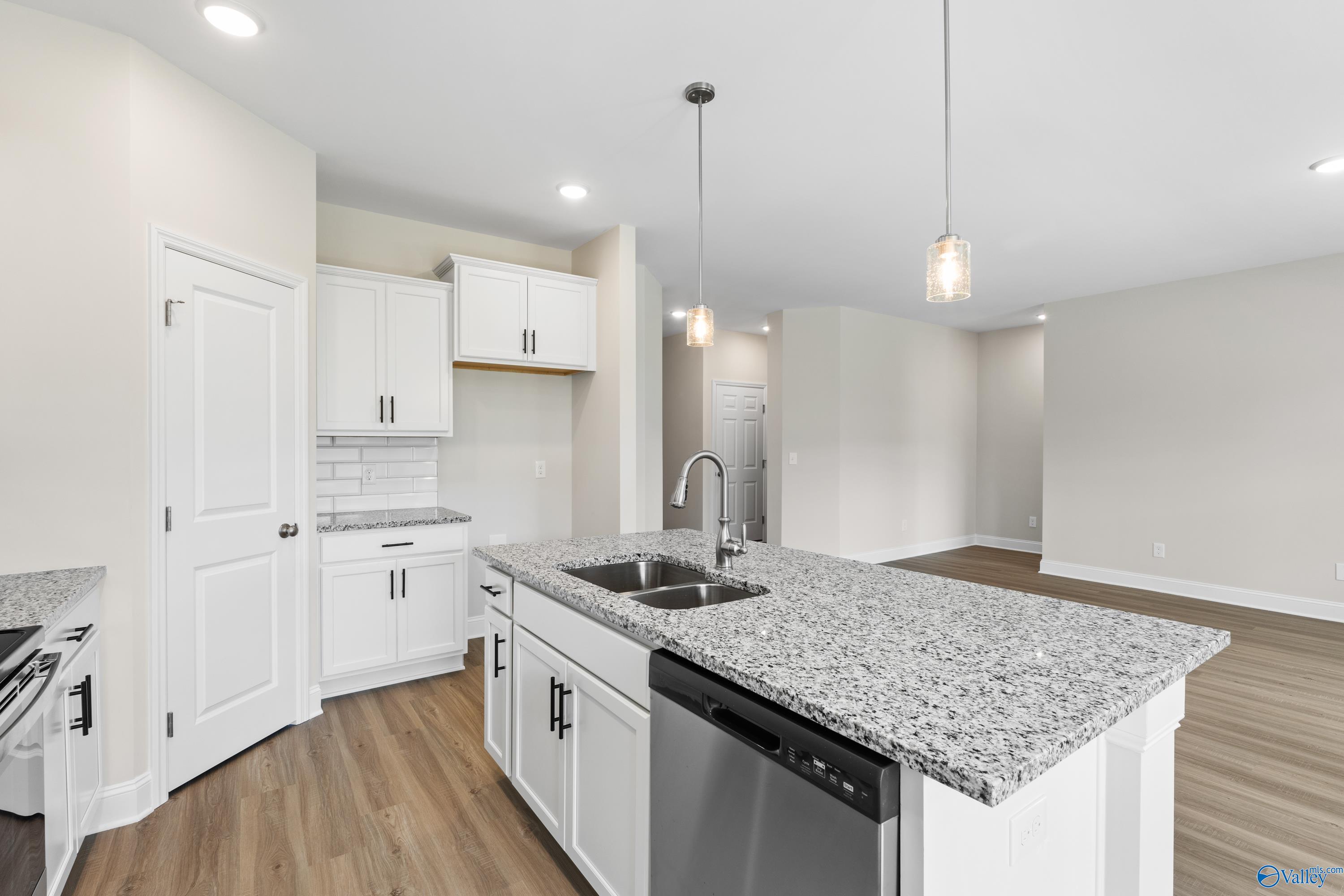 215 Pine Island
