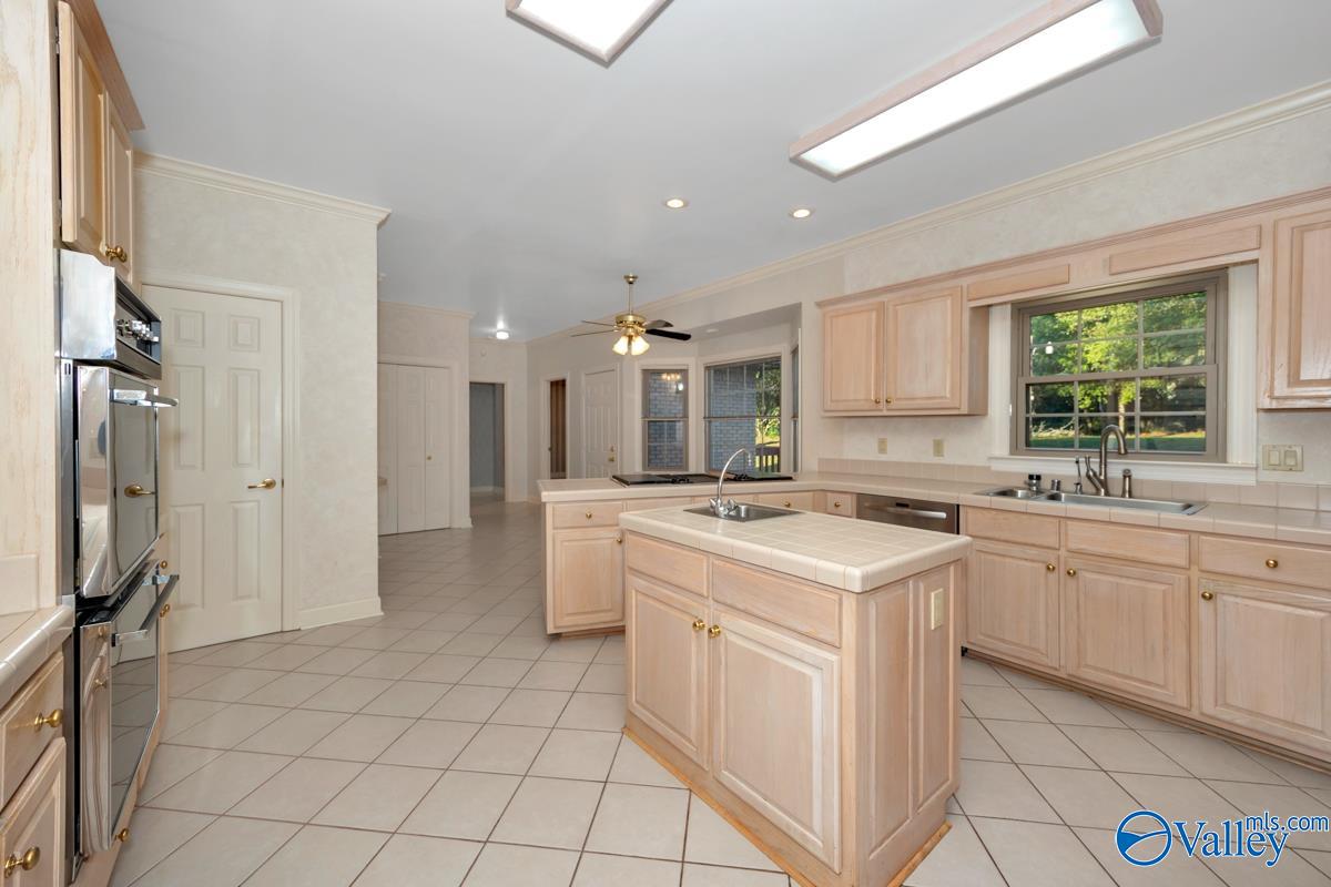121 Matt Phillips Road NW