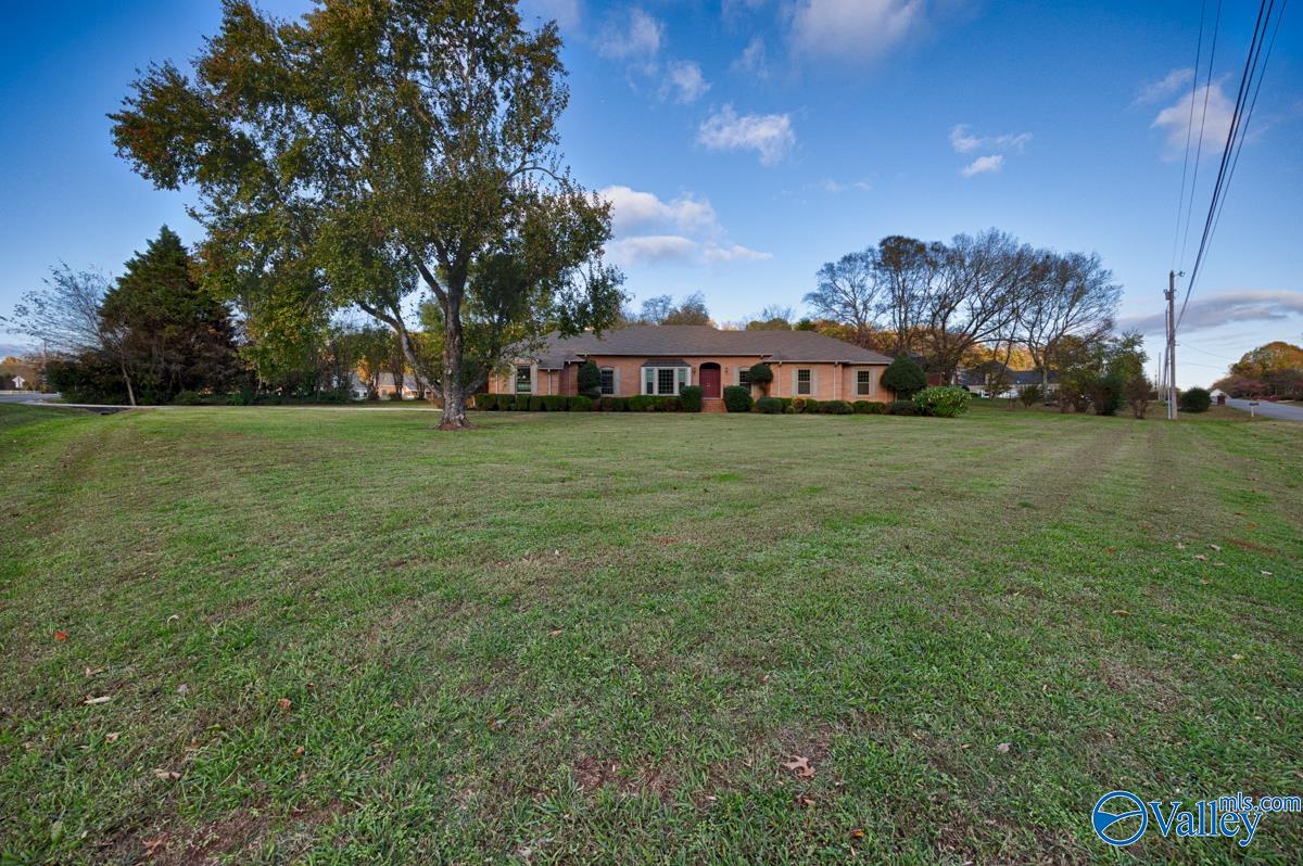 121 Matt Phillips Road NW