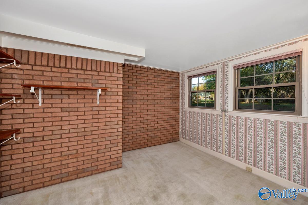 121 Matt Phillips Road NW