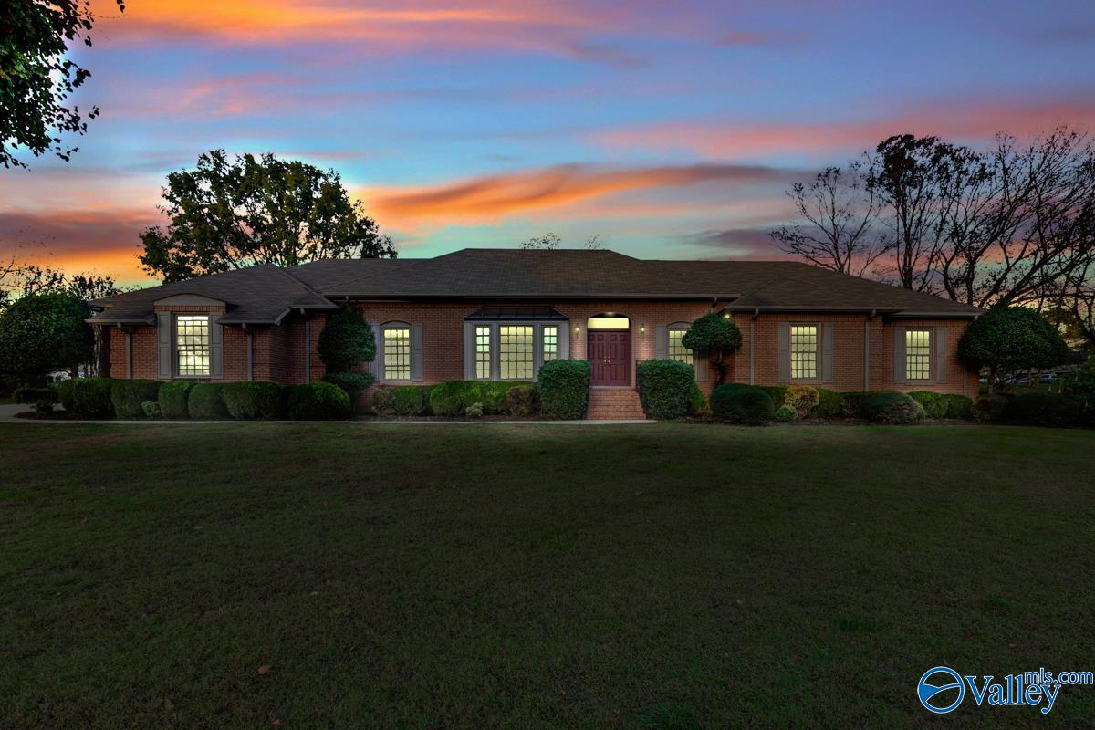 121 Matt Phillips Road NW