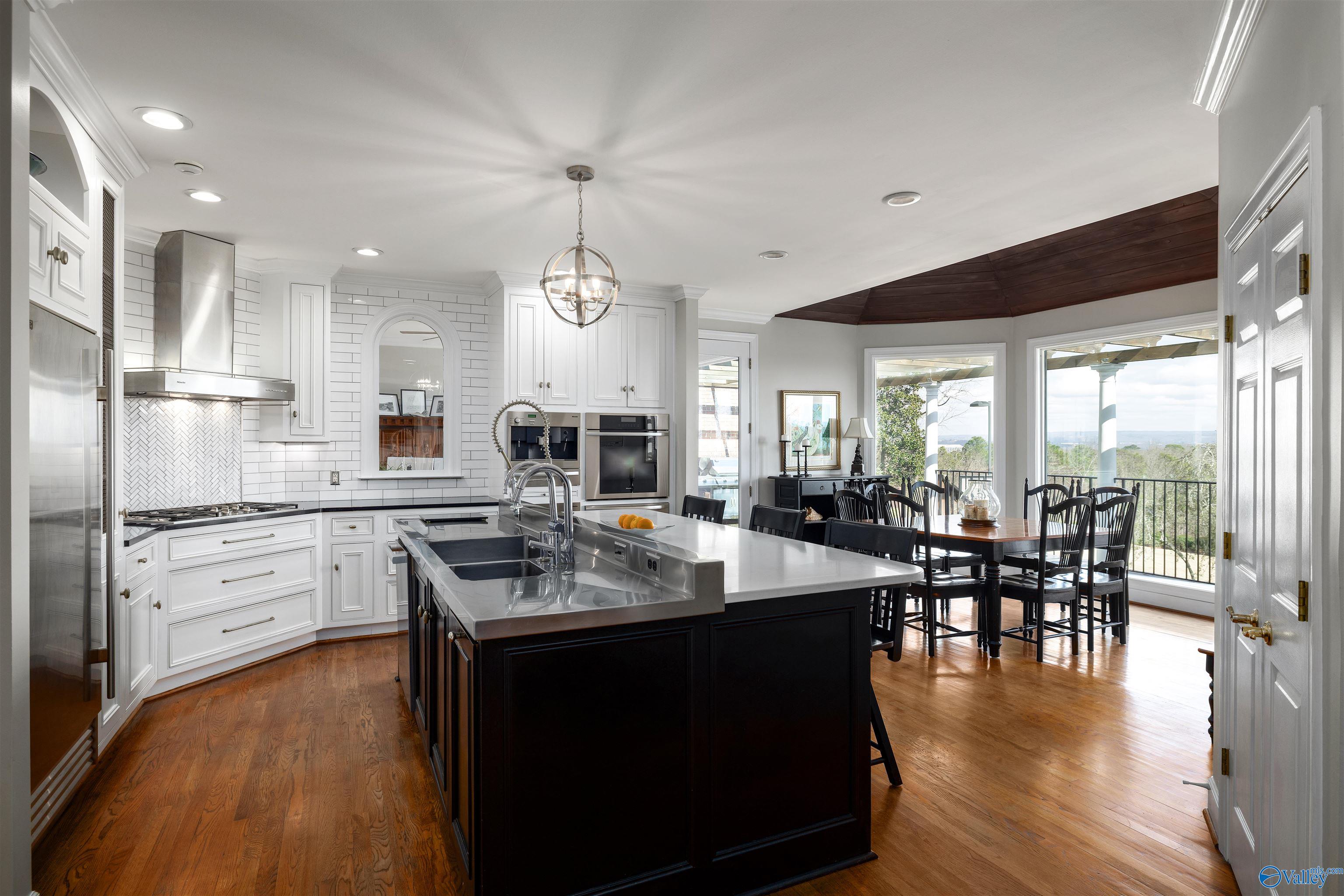 2213 Hidden Ridge Circle