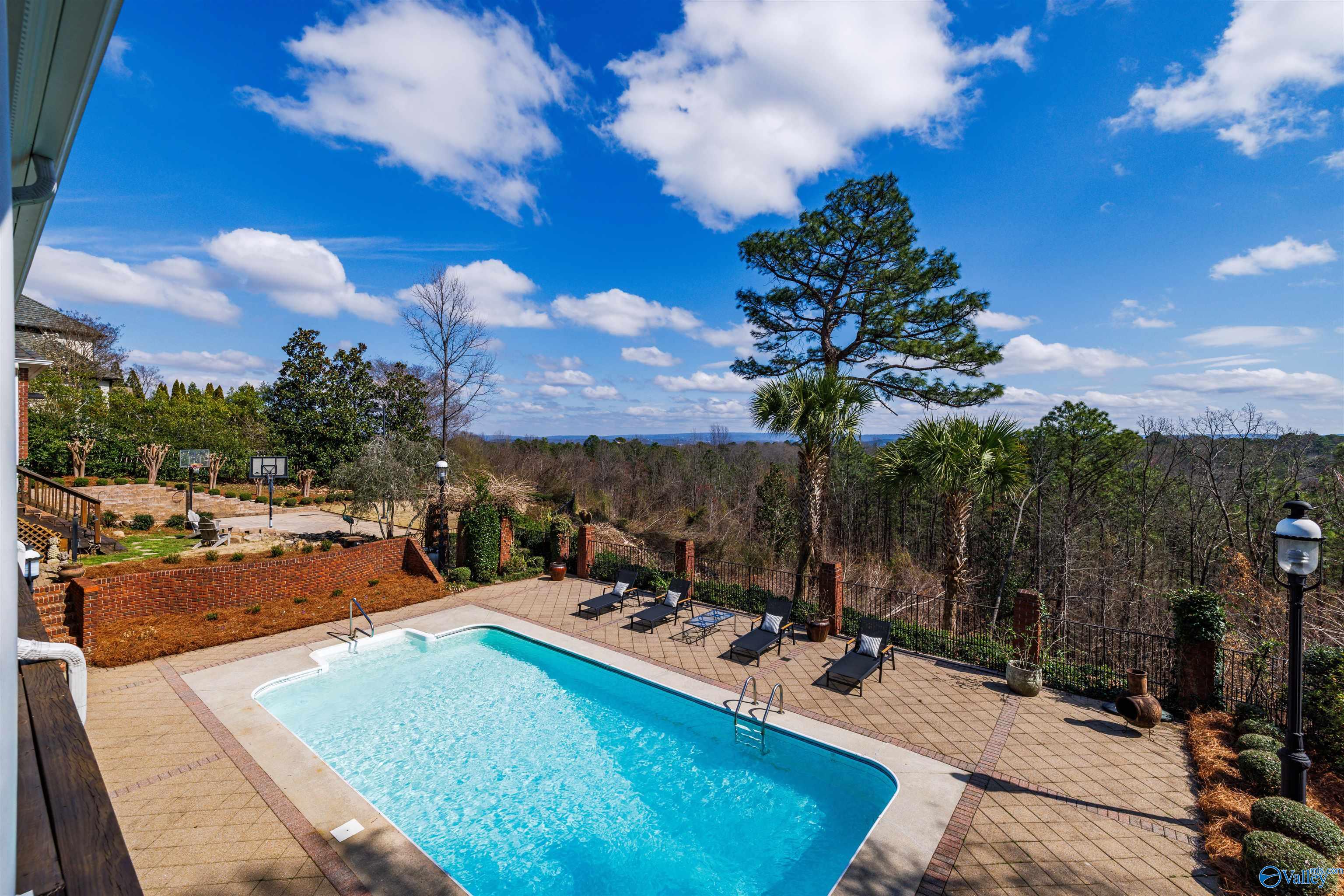 2213 Hidden Ridge Circle