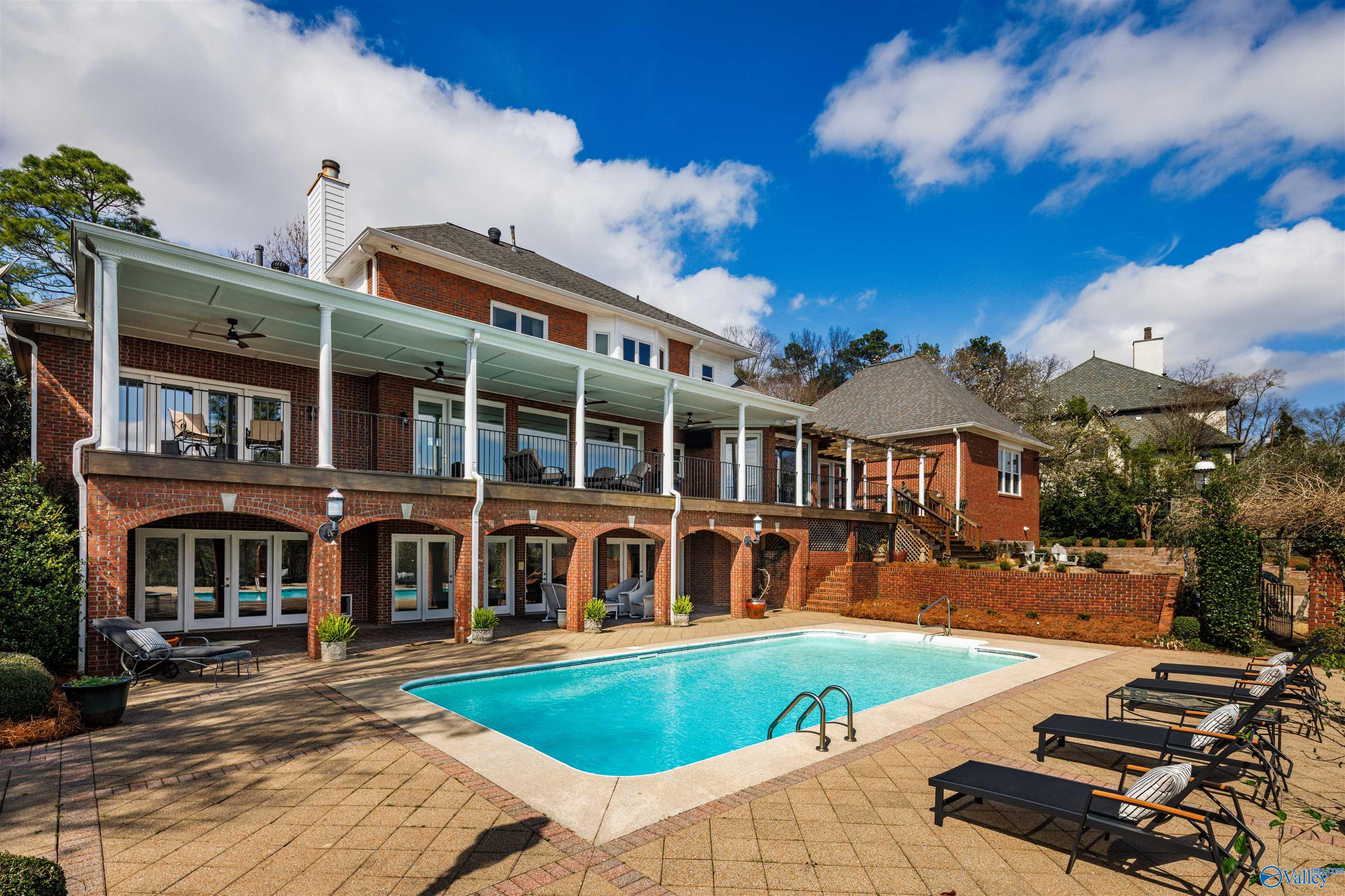 2213 Hidden Ridge Circle