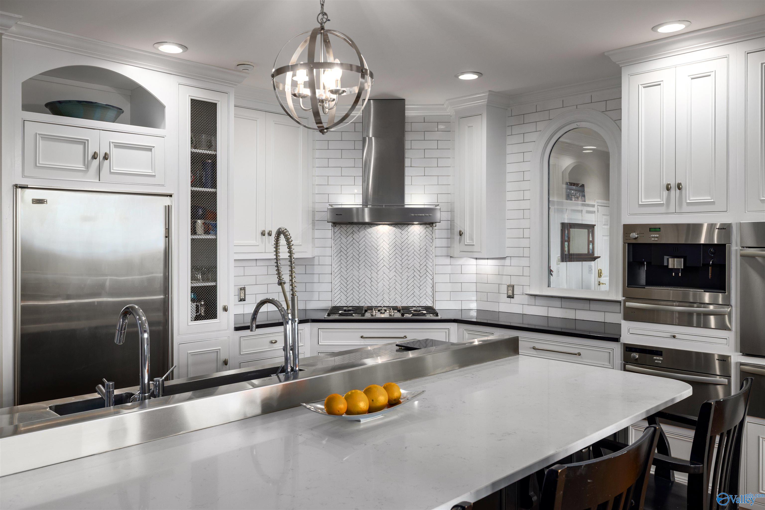 2213 Hidden Ridge Circle