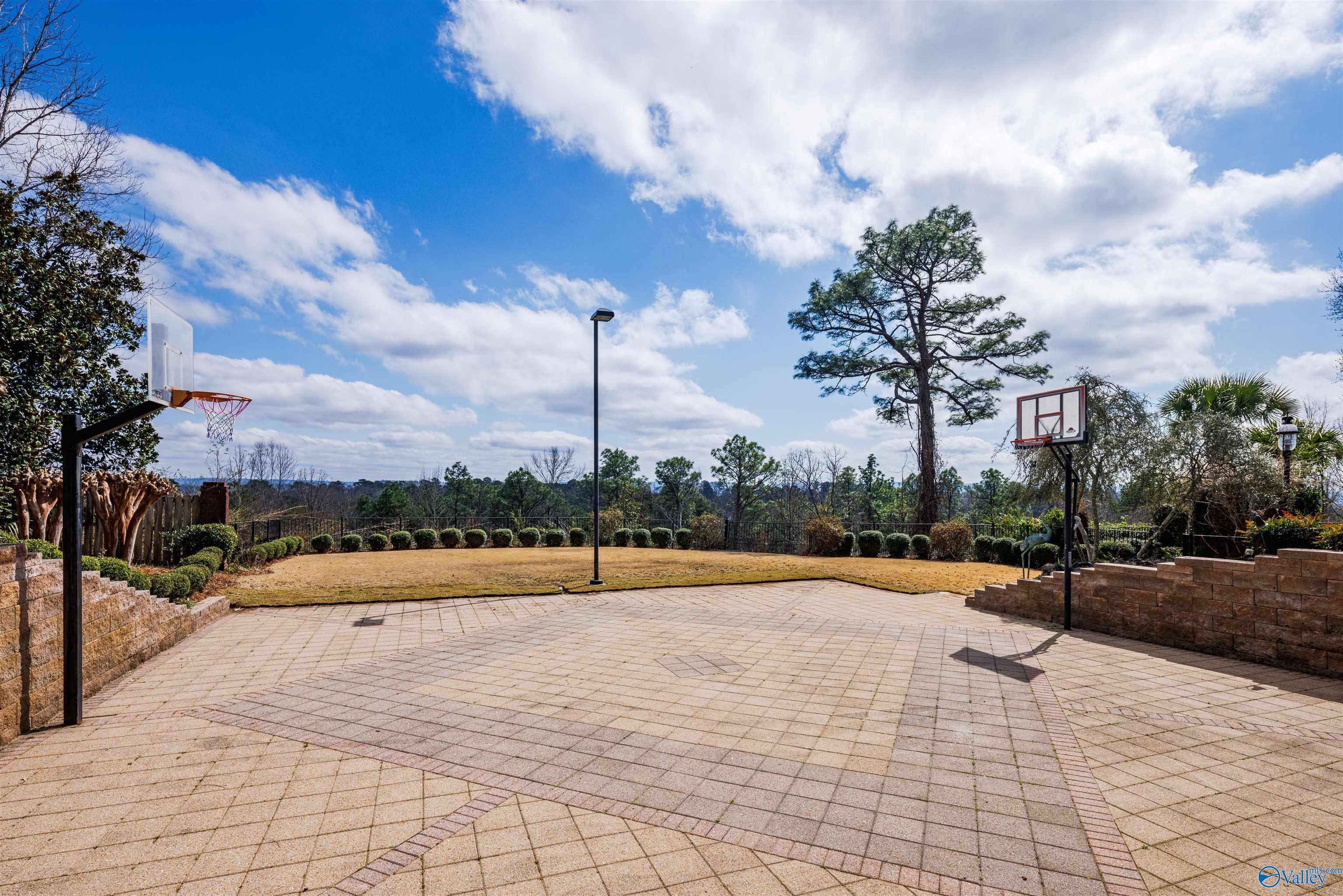 2213 Hidden Ridge Circle