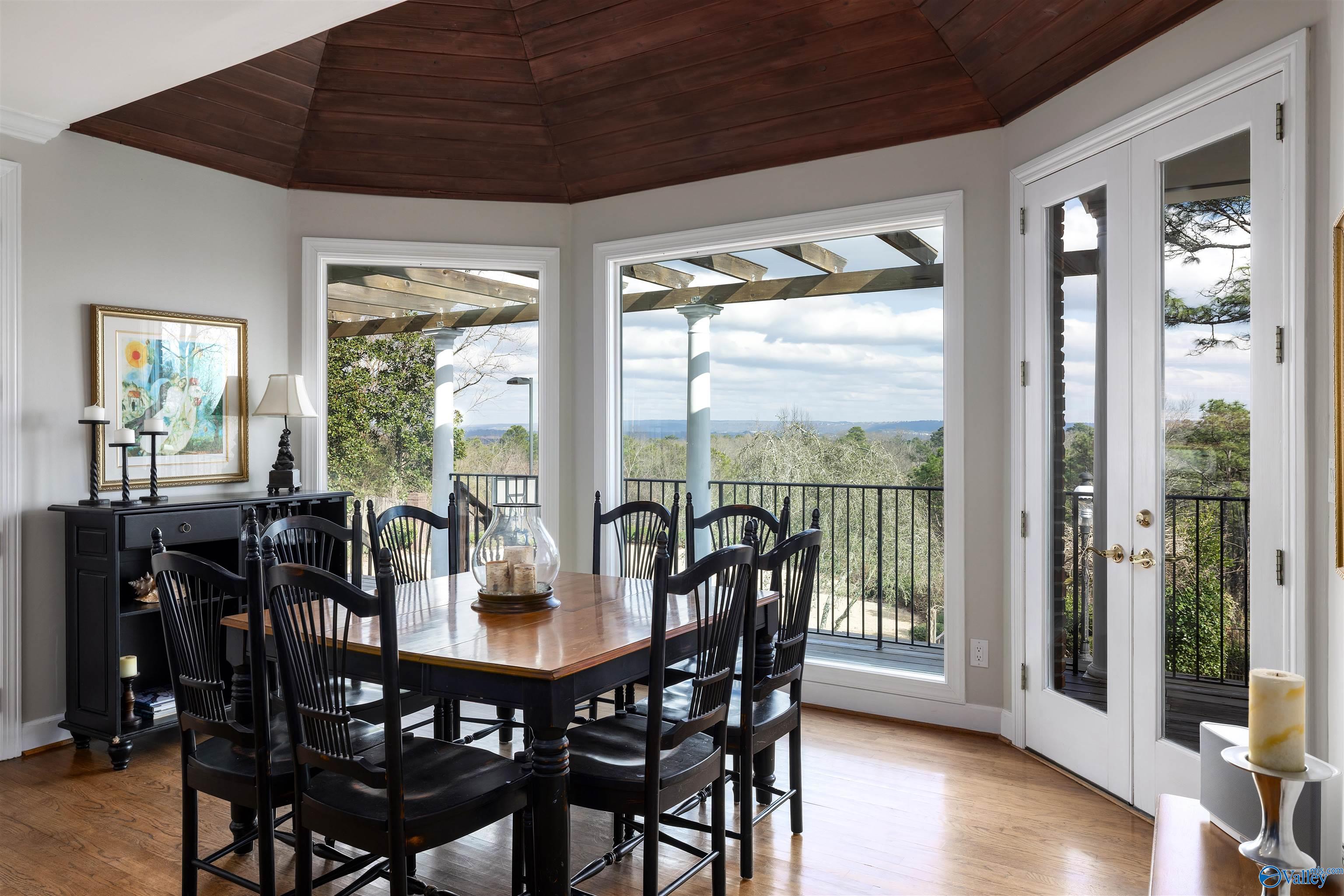 2213 Hidden Ridge Circle