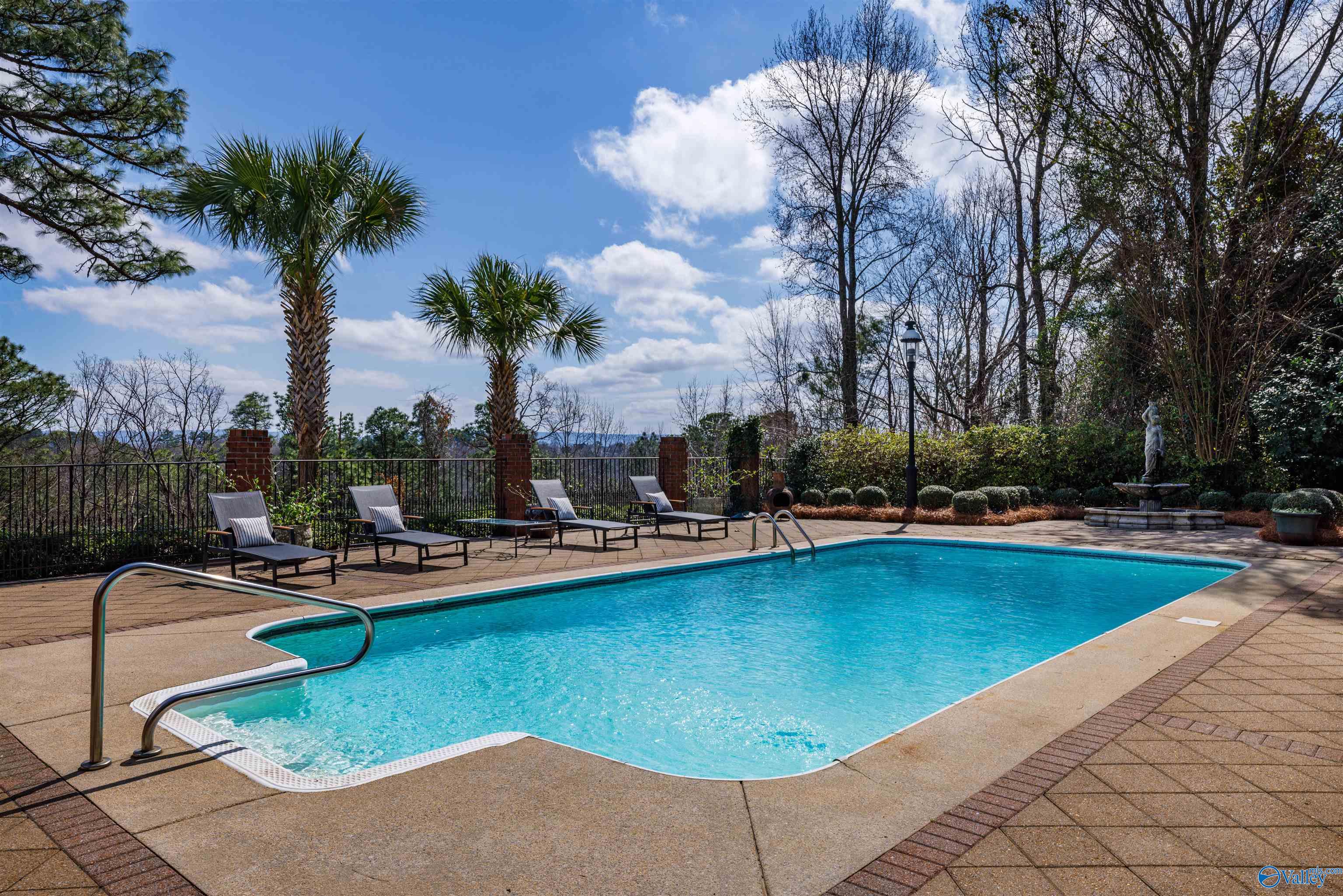 2213 Hidden Ridge Circle