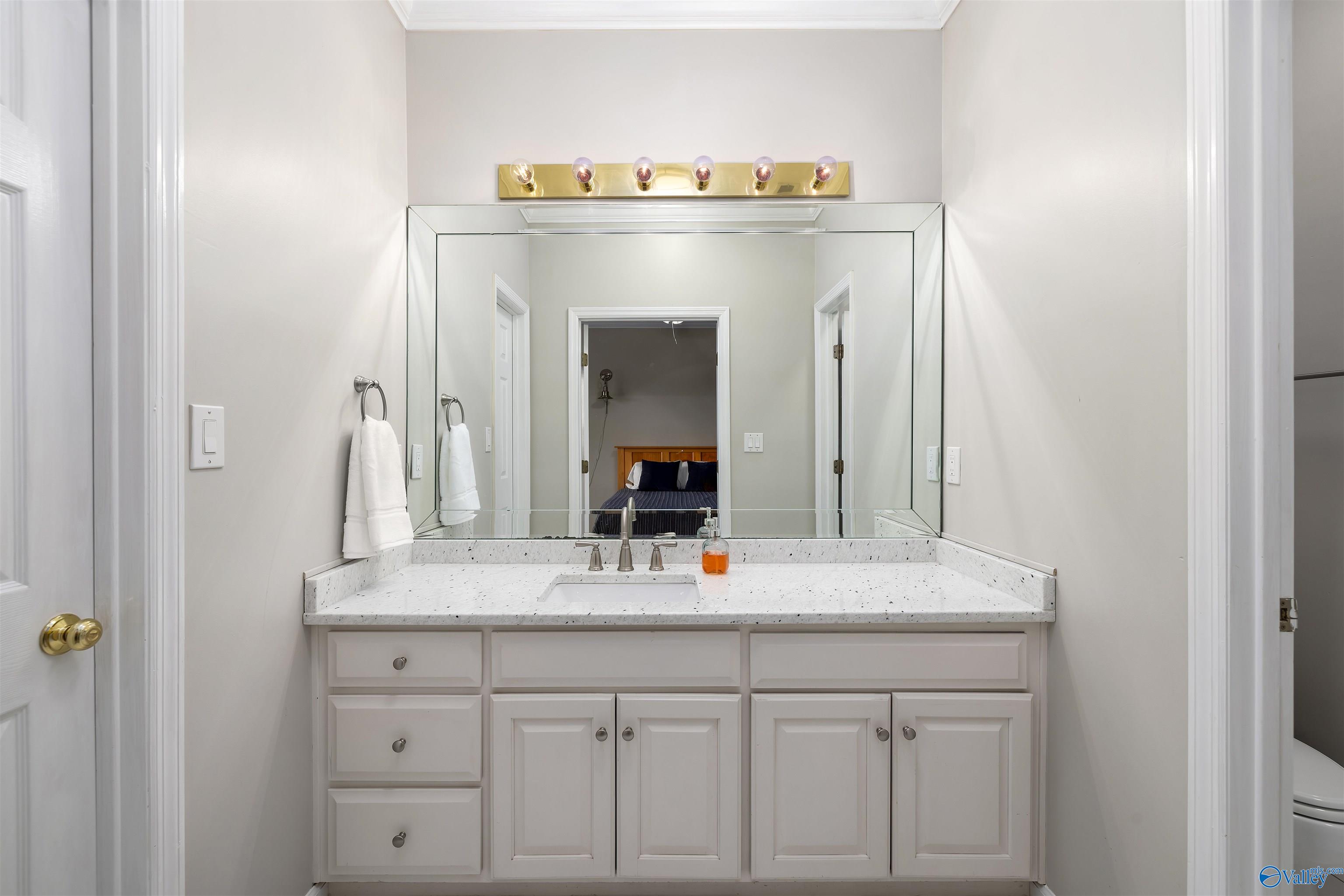 2213 Hidden Ridge Circle