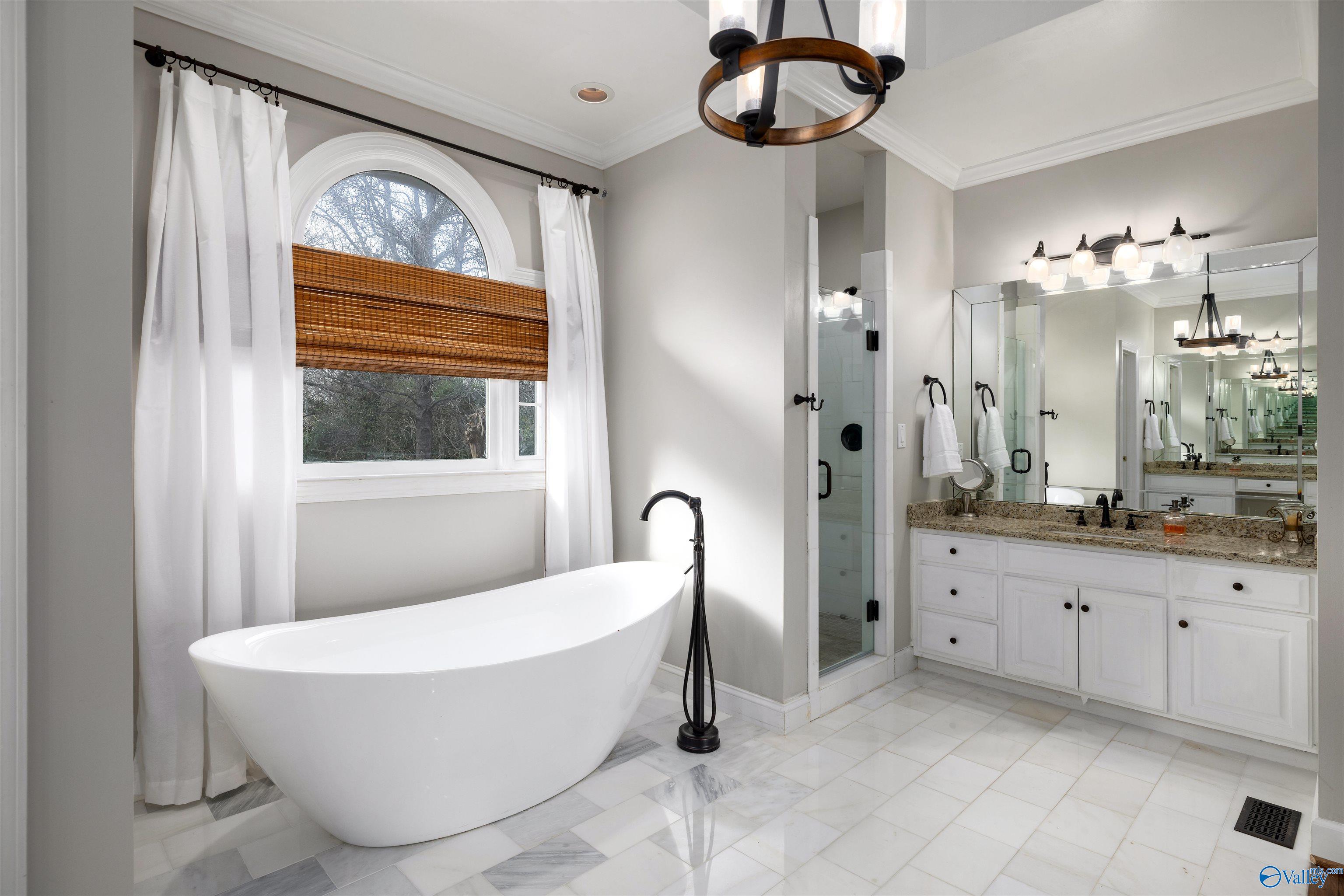 2213 Hidden Ridge Circle