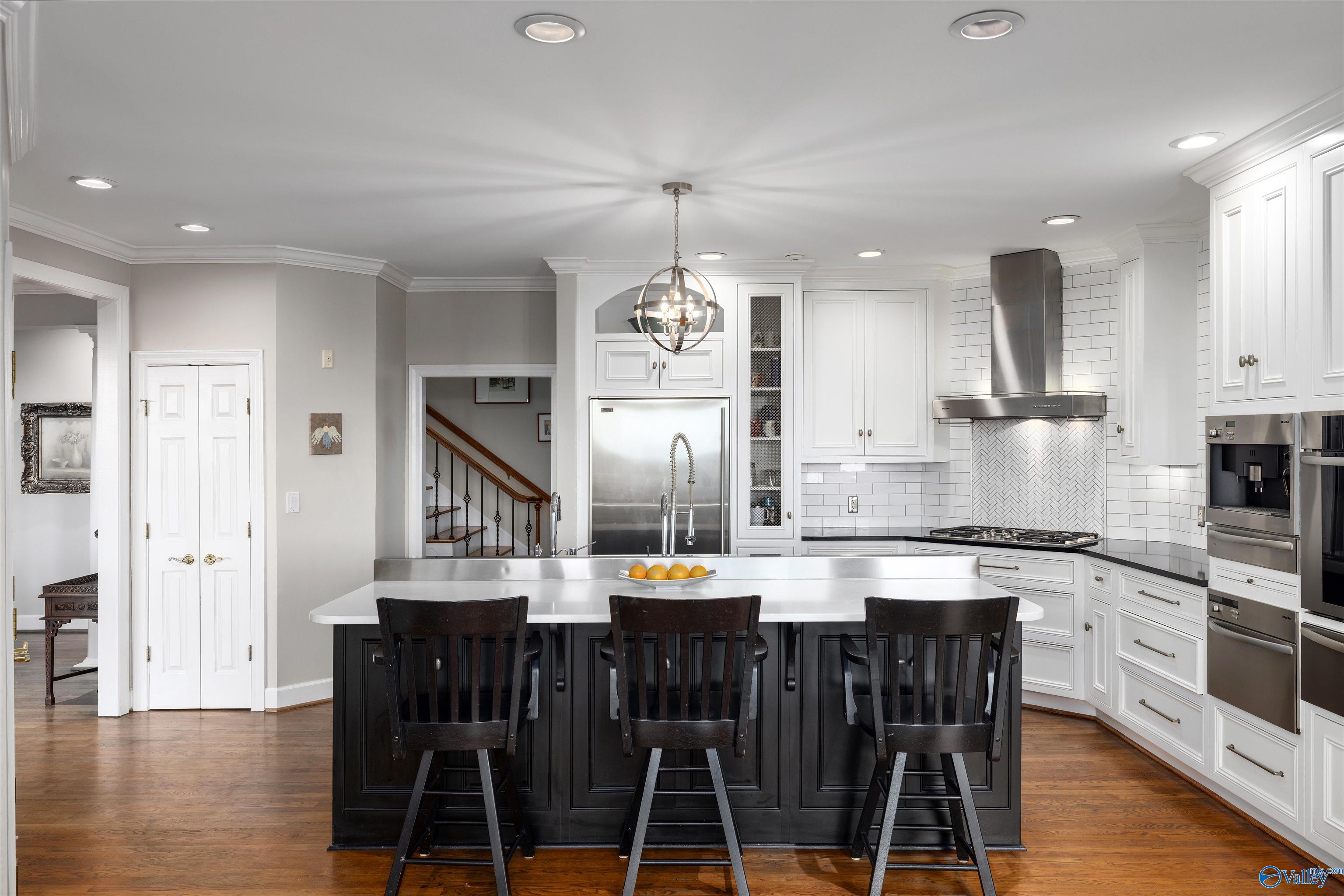 2213 Hidden Ridge Circle