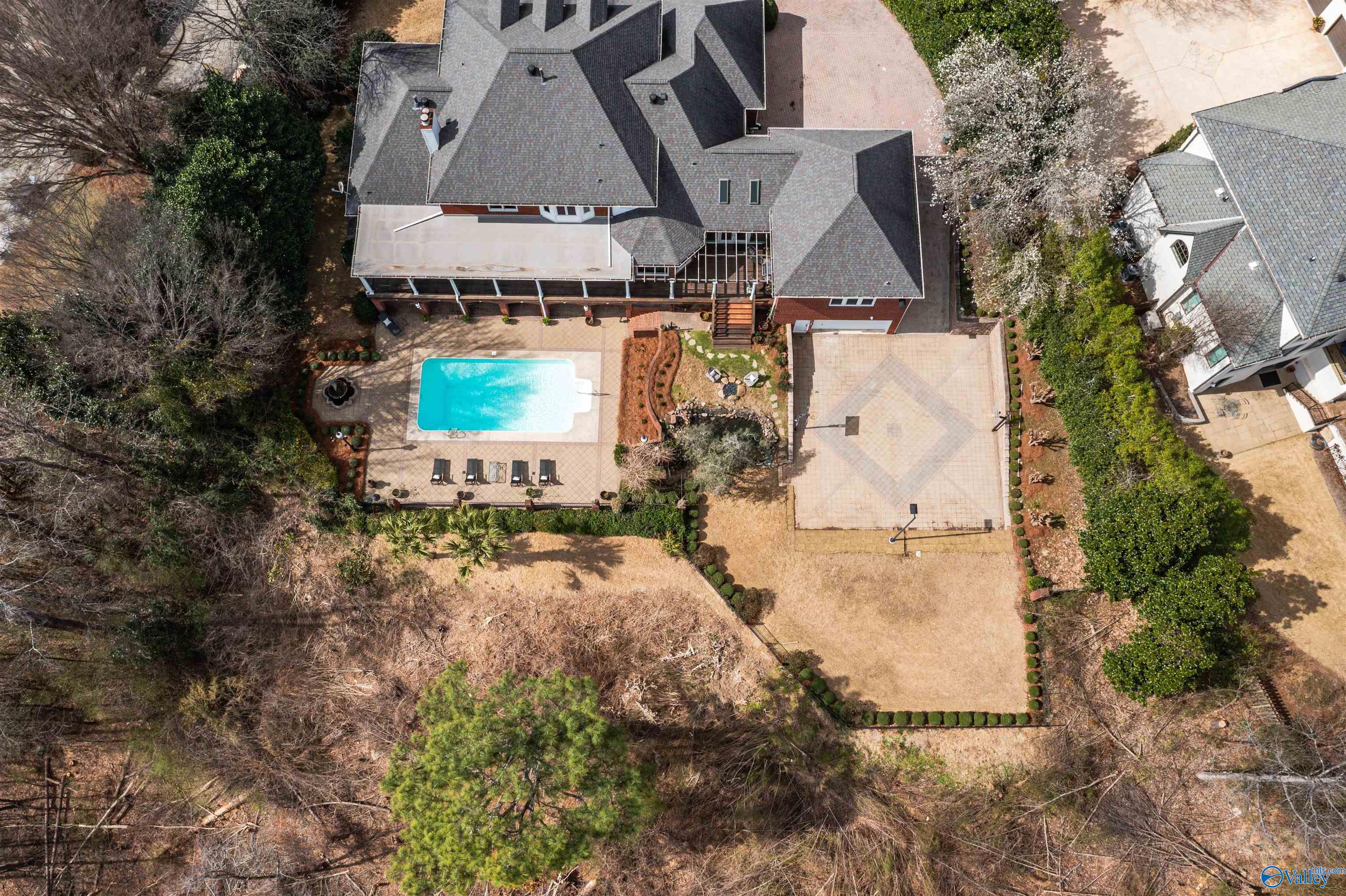 2213 Hidden Ridge Circle