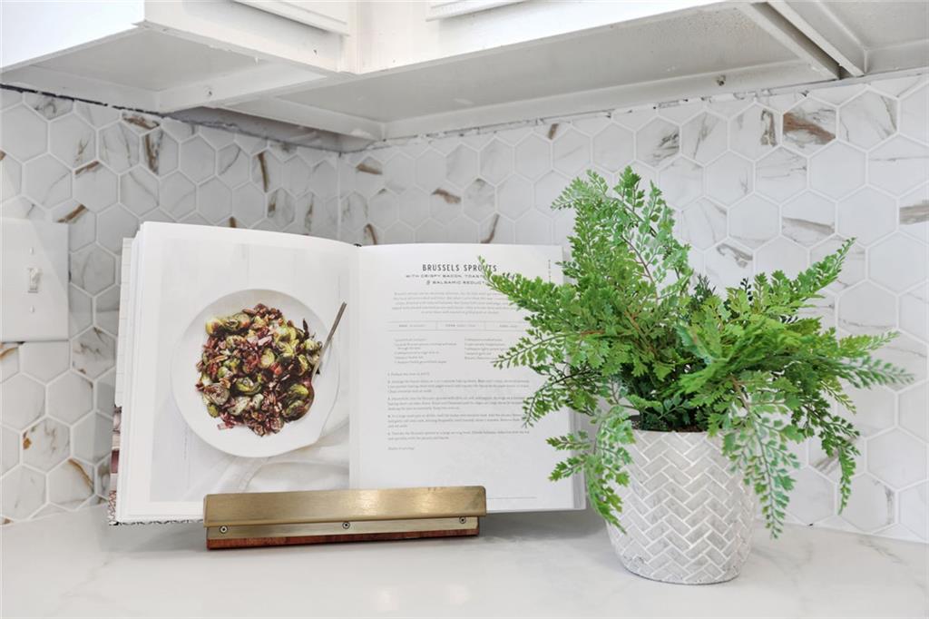 3552 Clear Creek Crossing NW