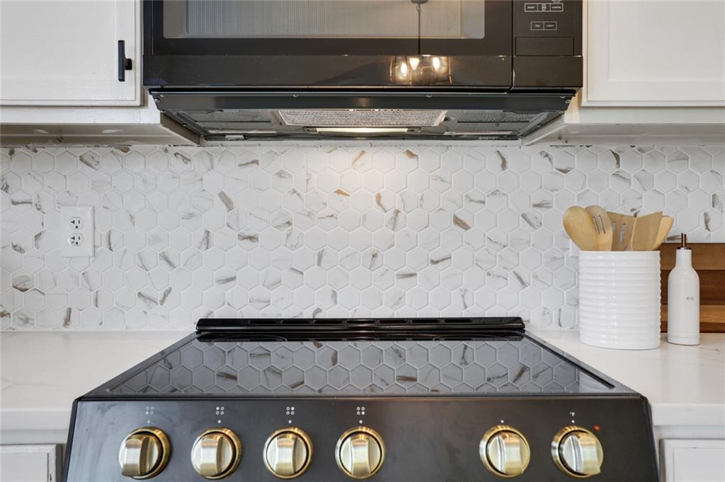 3552 Clear Creek Crossing NW