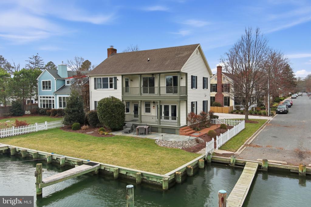 222 CHESTNUT