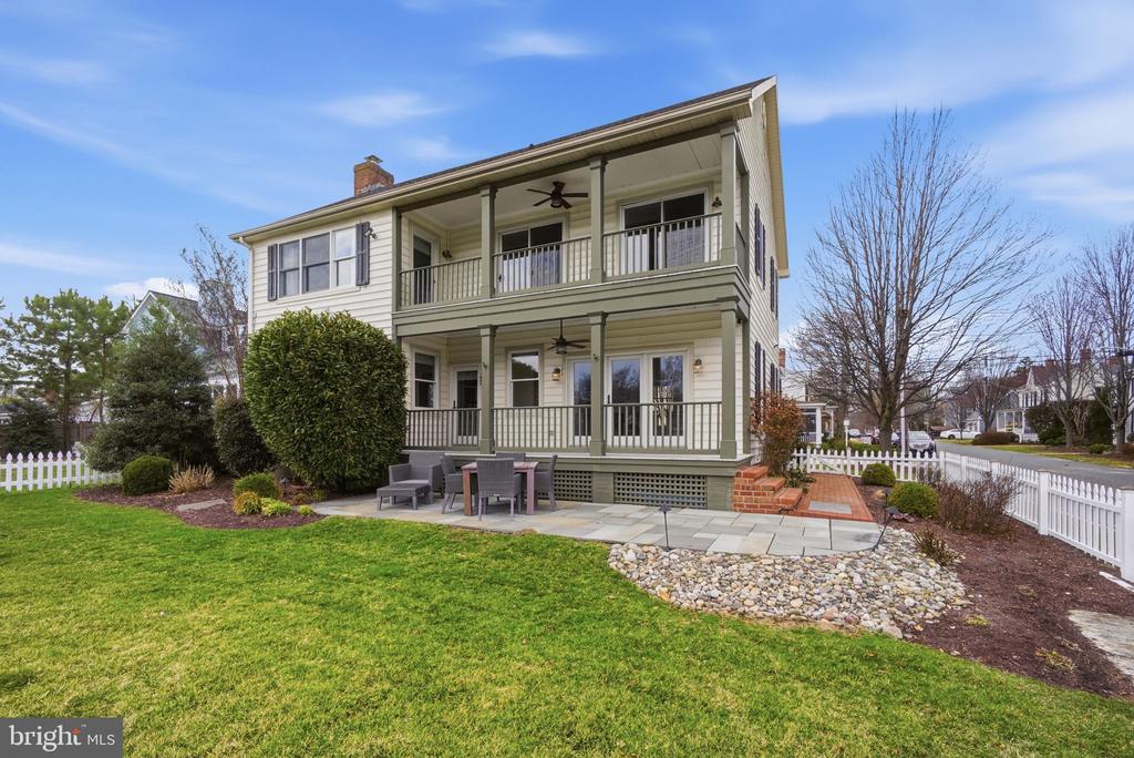 222 CHESTNUT