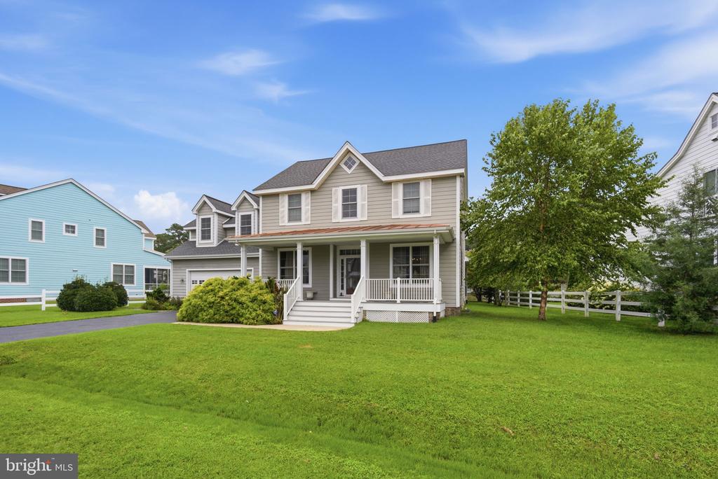 7963 POND HAVEN COURT