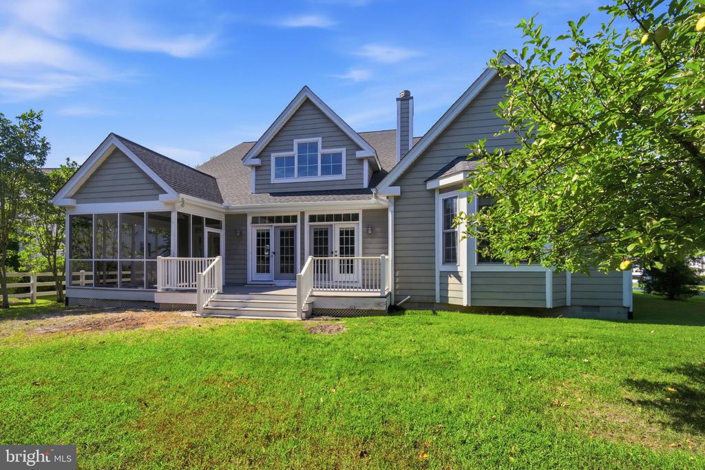 7963 POND HAVEN COURT