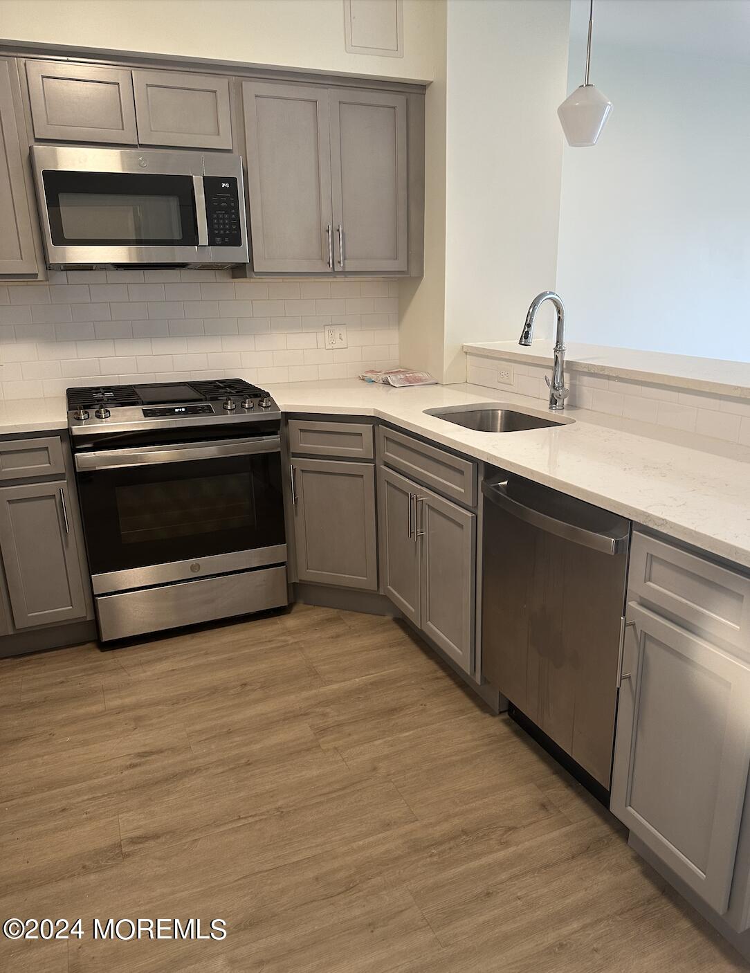 165 Pavilion Avenue, 505