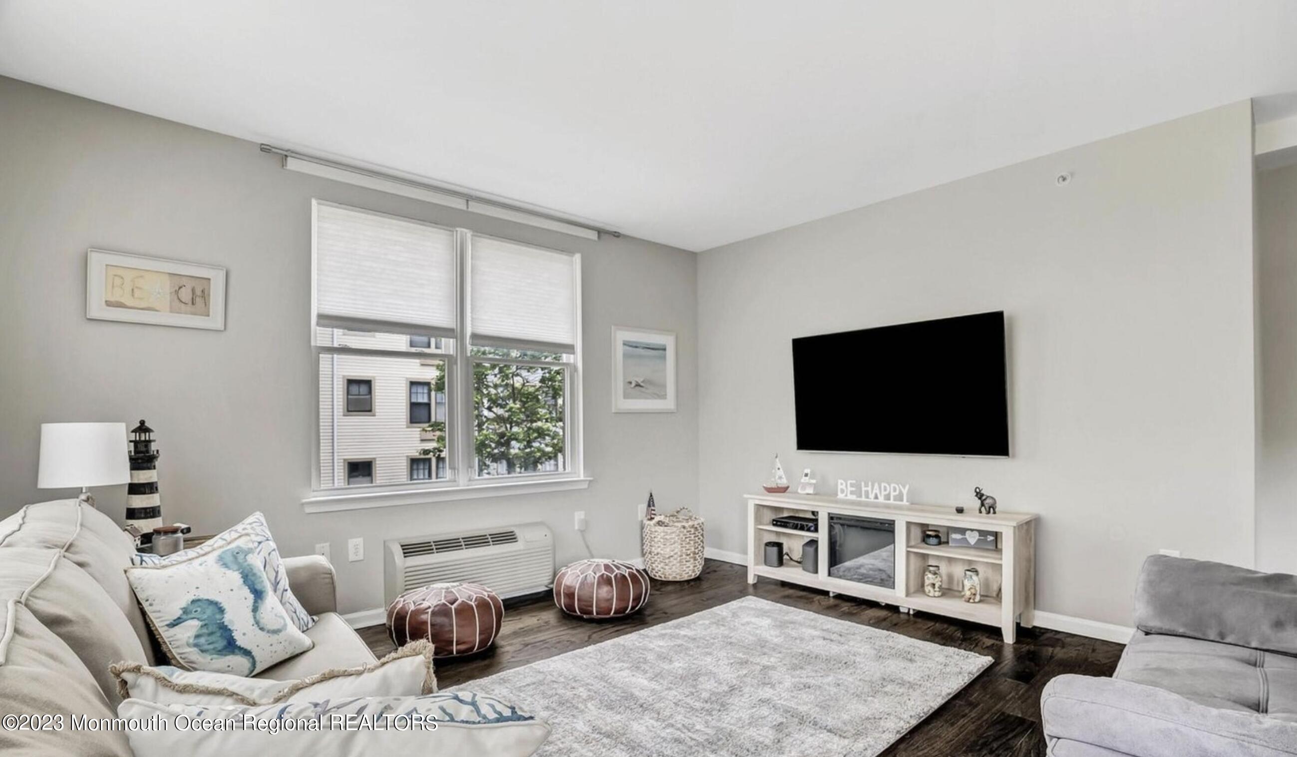 55 Melrose Terrace, 216