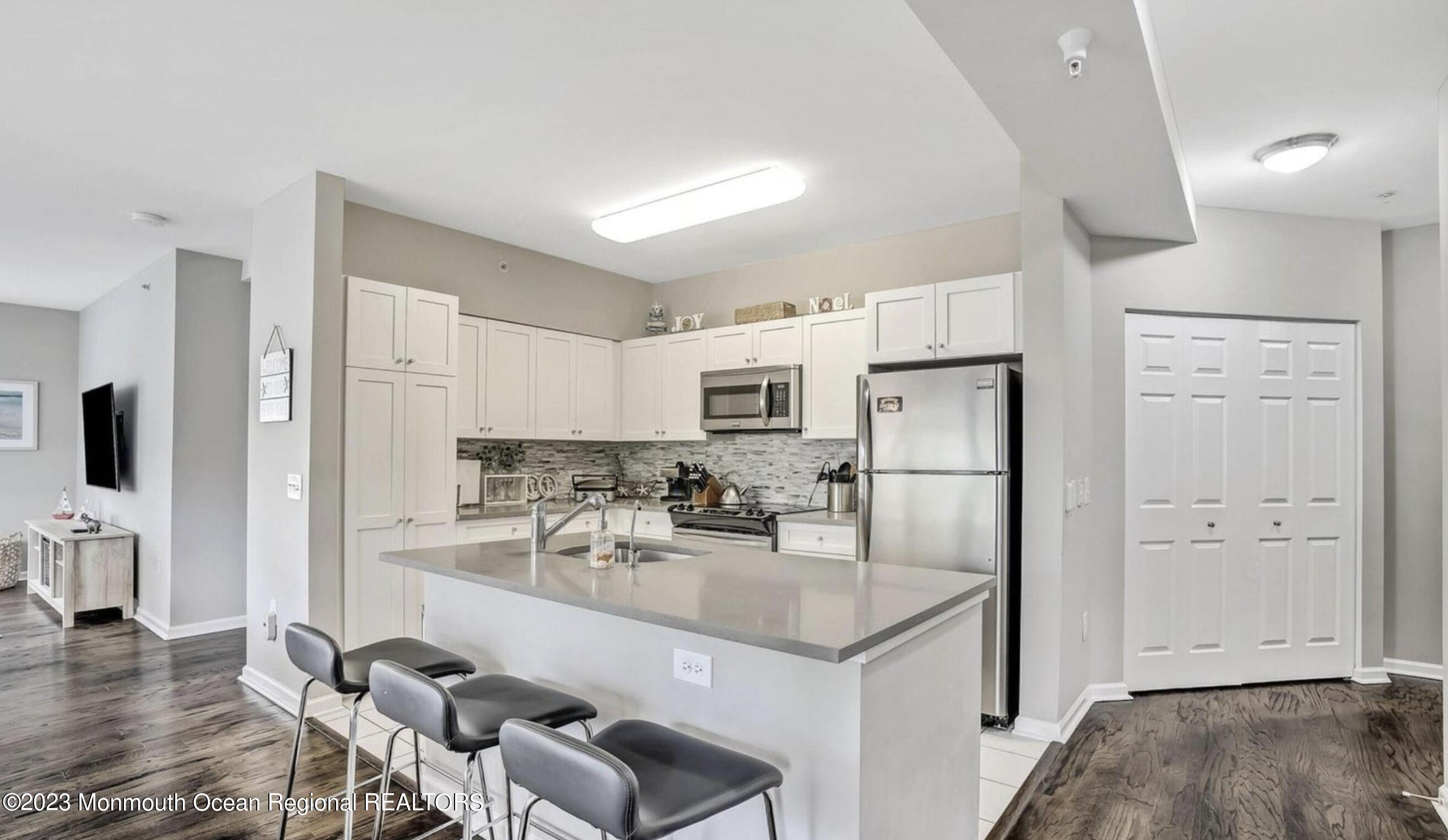 55 Melrose Terrace, 216