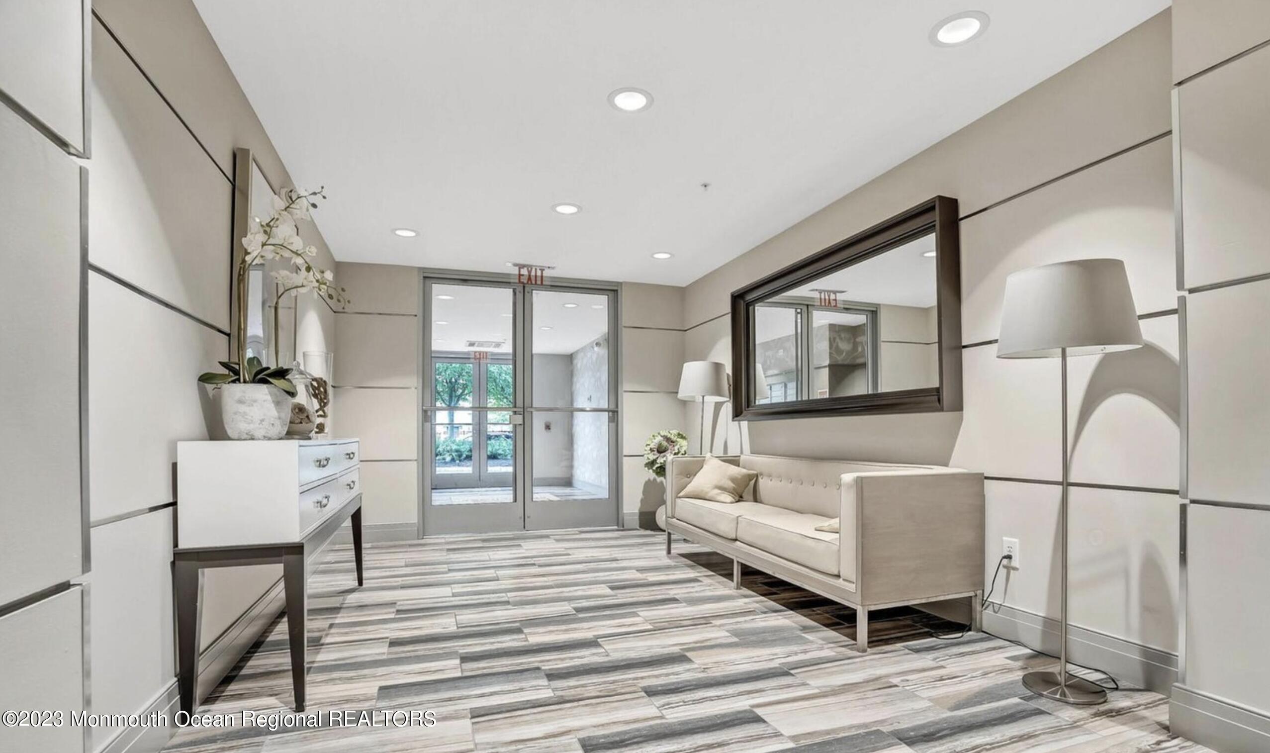 55 Melrose Terrace, 216