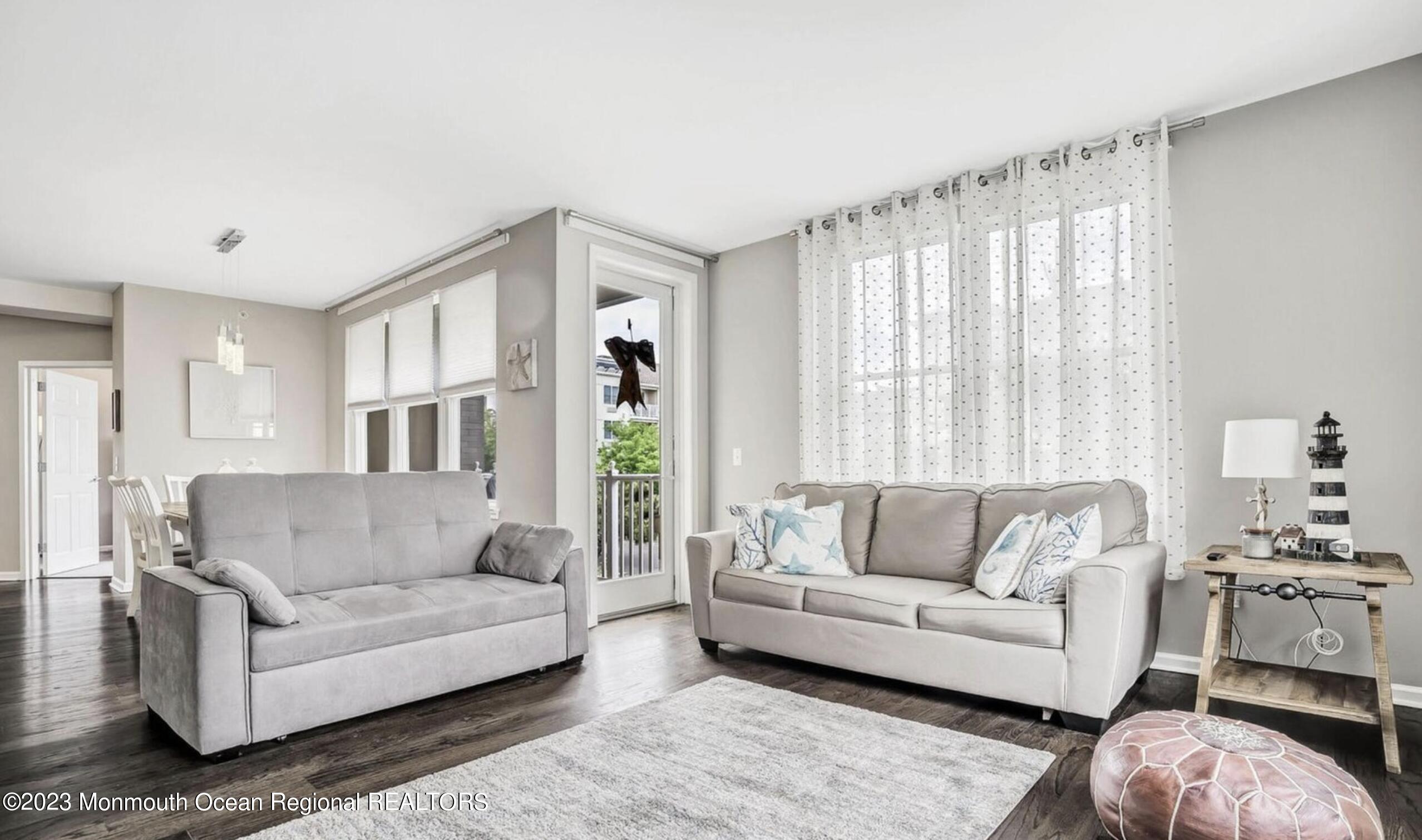 55 Melrose Terrace, 216