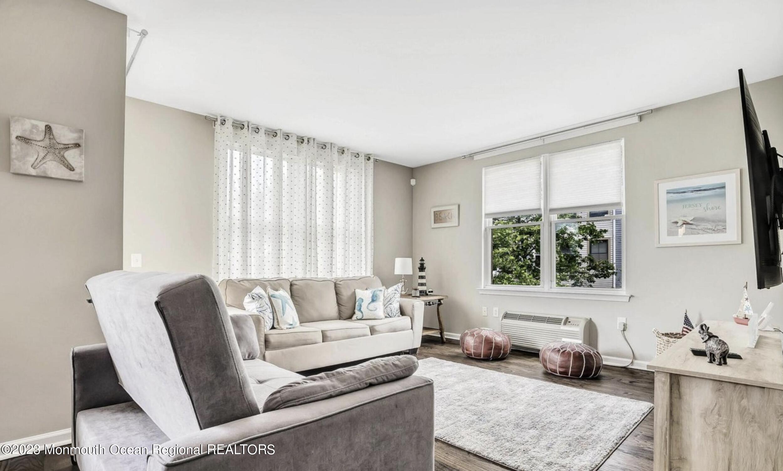 55 Melrose Terrace, 216