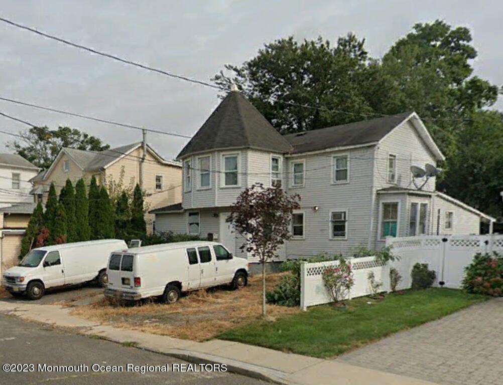280 Chelsea Avenue