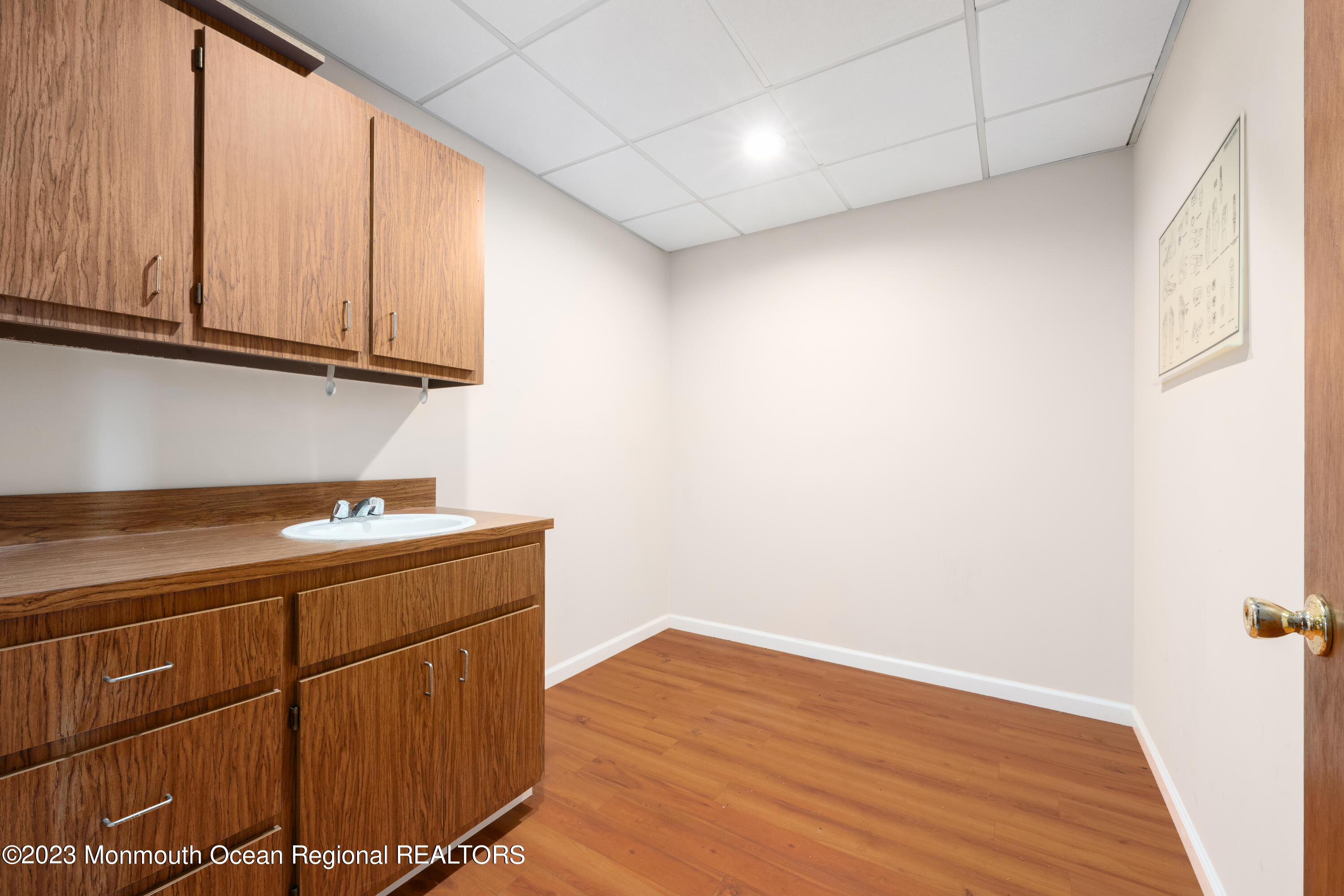 80 Hazlet Avenue Unit: 6