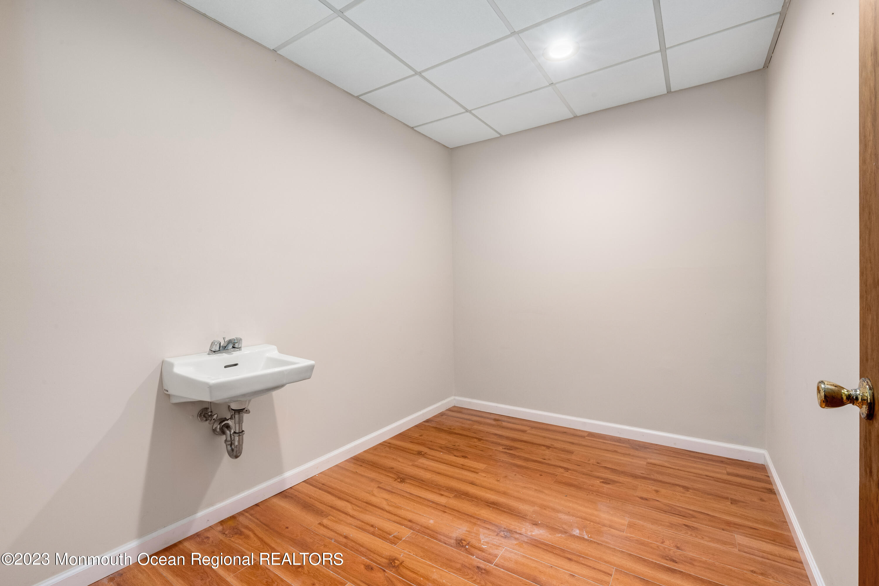 80 Hazlet Avenue Unit: 6