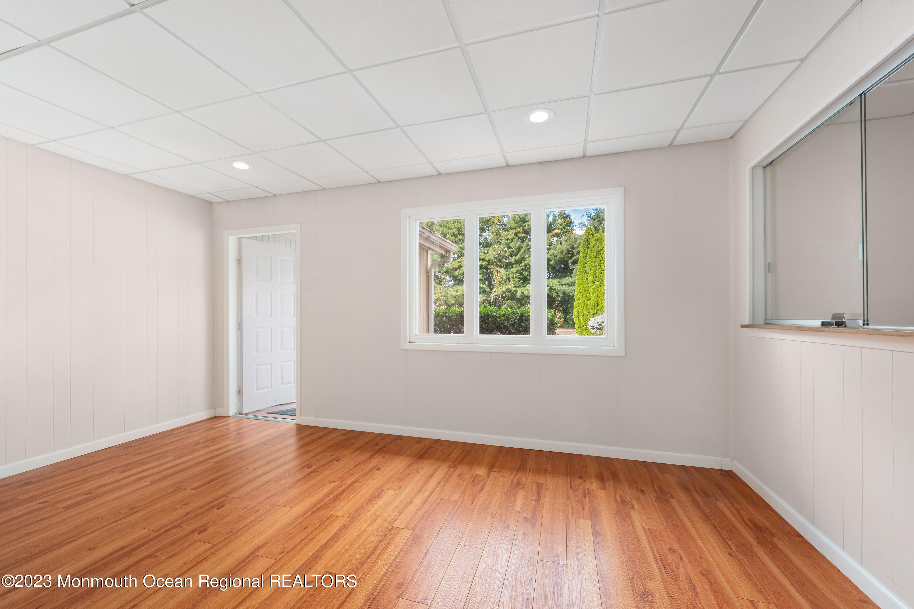 80 Hazlet Avenue Unit: 6