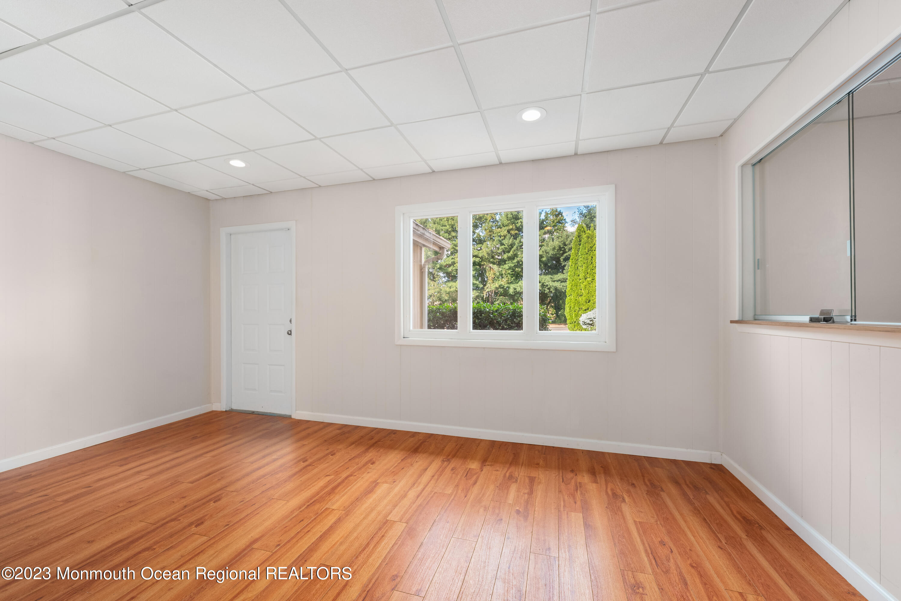 80 Hazlet Avenue Unit: 6