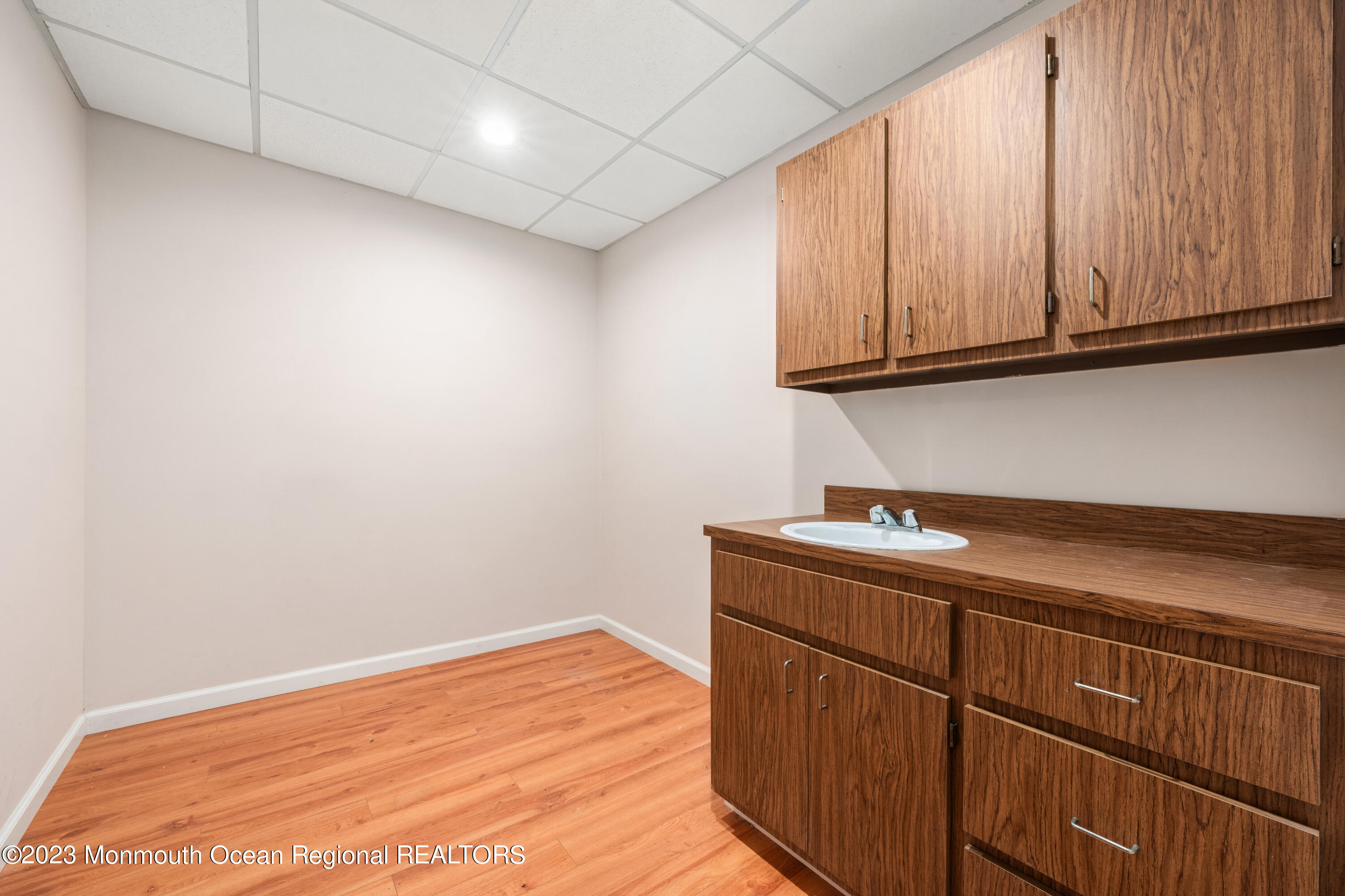 80 Hazlet Avenue Unit: 6
