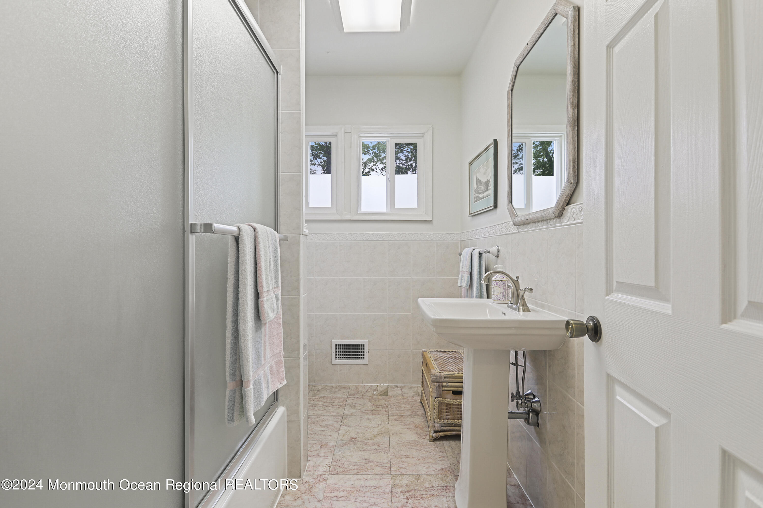 129 Franklin Avenue, Summer