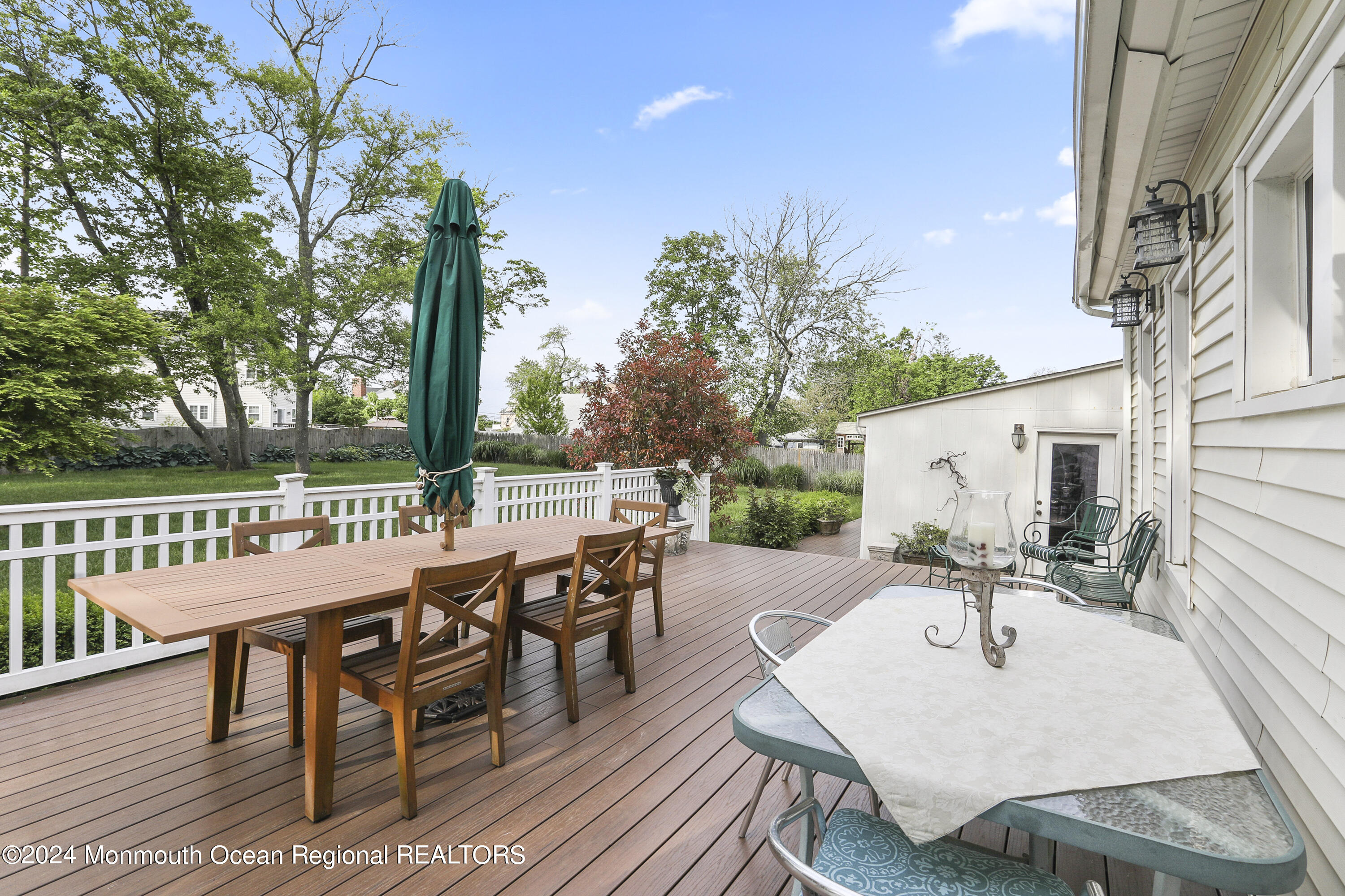 129 Franklin Avenue, Summer