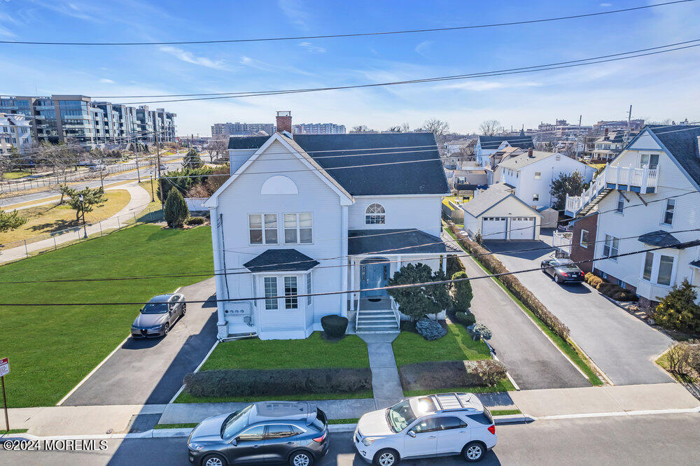 82 Chelsea Avenue