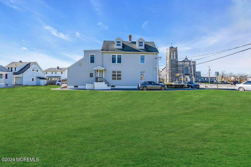 82 Chelsea Avenue