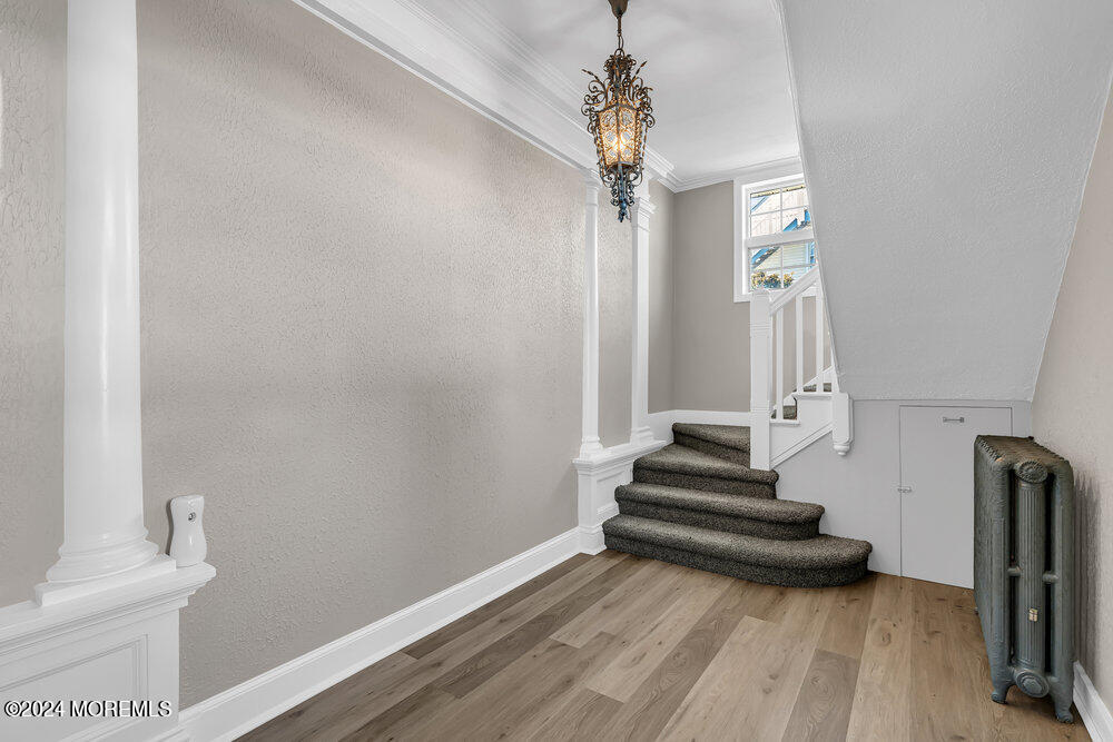 82 Chelsea Avenue